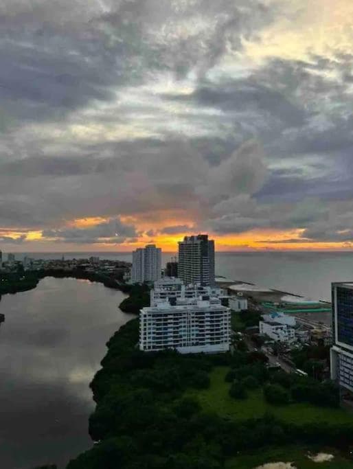 Apartamento Moderno y lujoso con vista al mar Piso 1903 - cerca a ciudad amurallada photo 6
