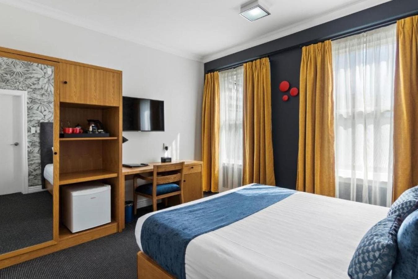 Ramada by Wyndham, Hamilton City Center photo 2