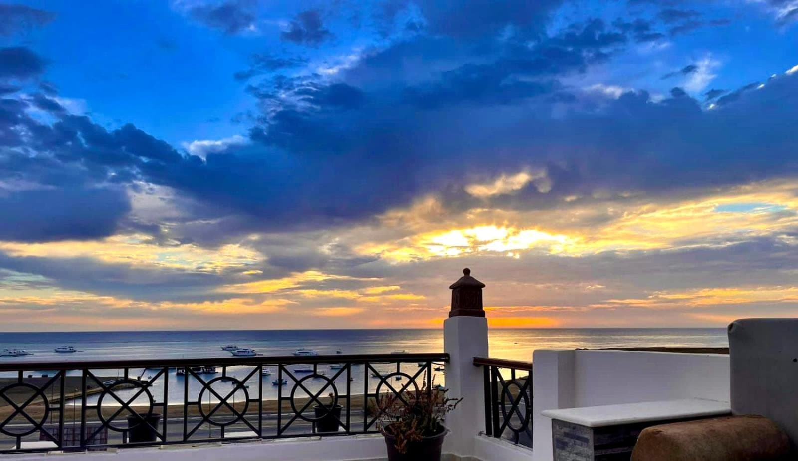 sea view house photo 8