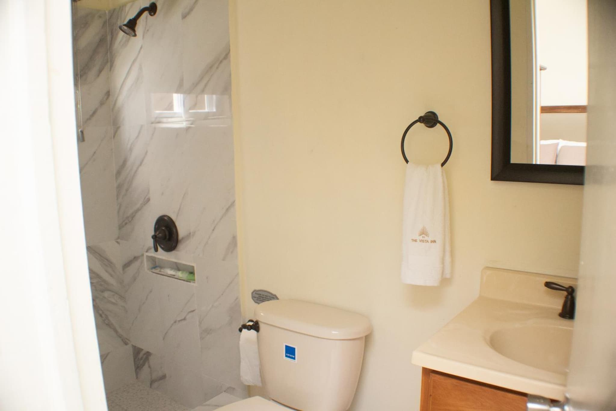 The Vista Inn Studio #2 photo 8