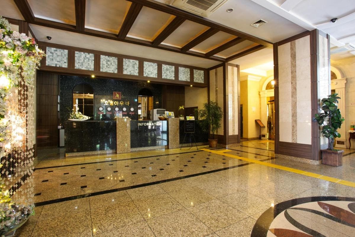 Aura Tourist Hotel photo 2