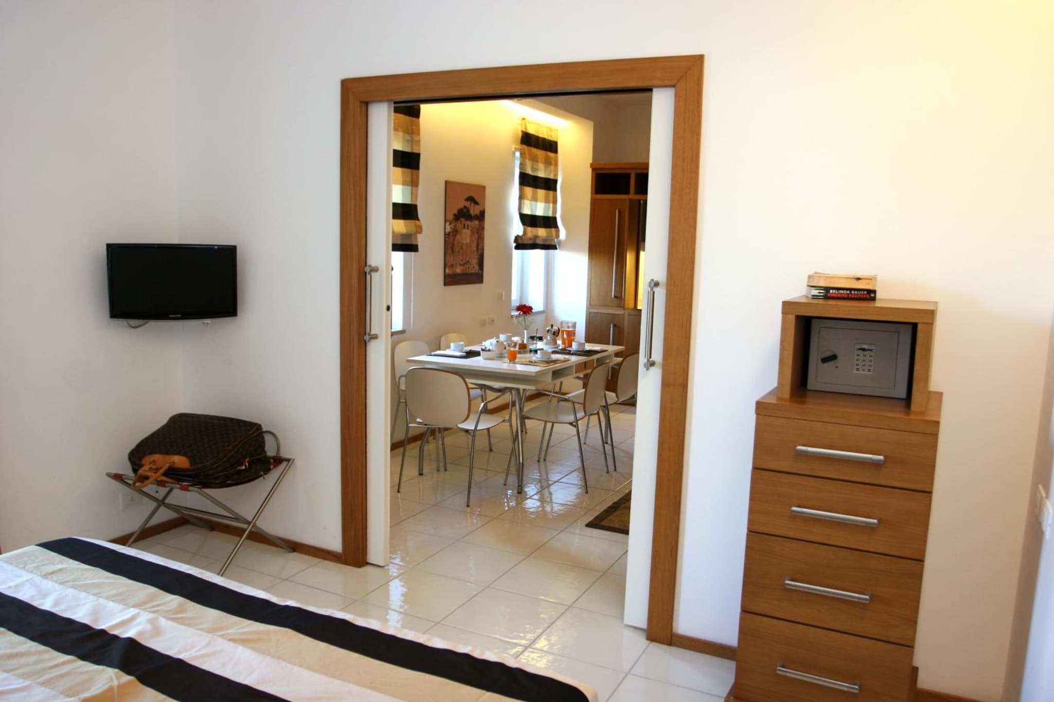 Rota Suites photo 2