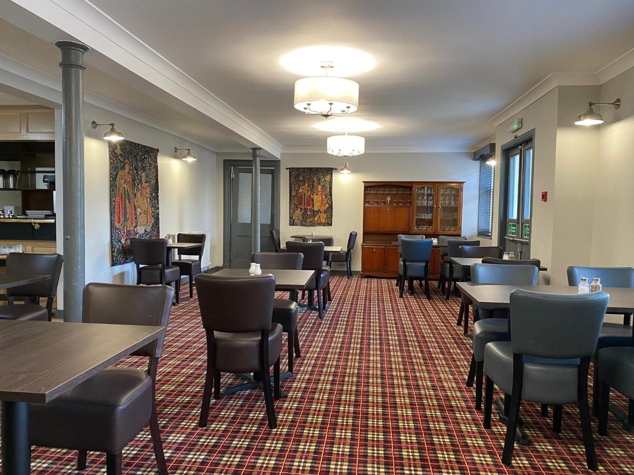 Kings Arms Hotel photo 8
