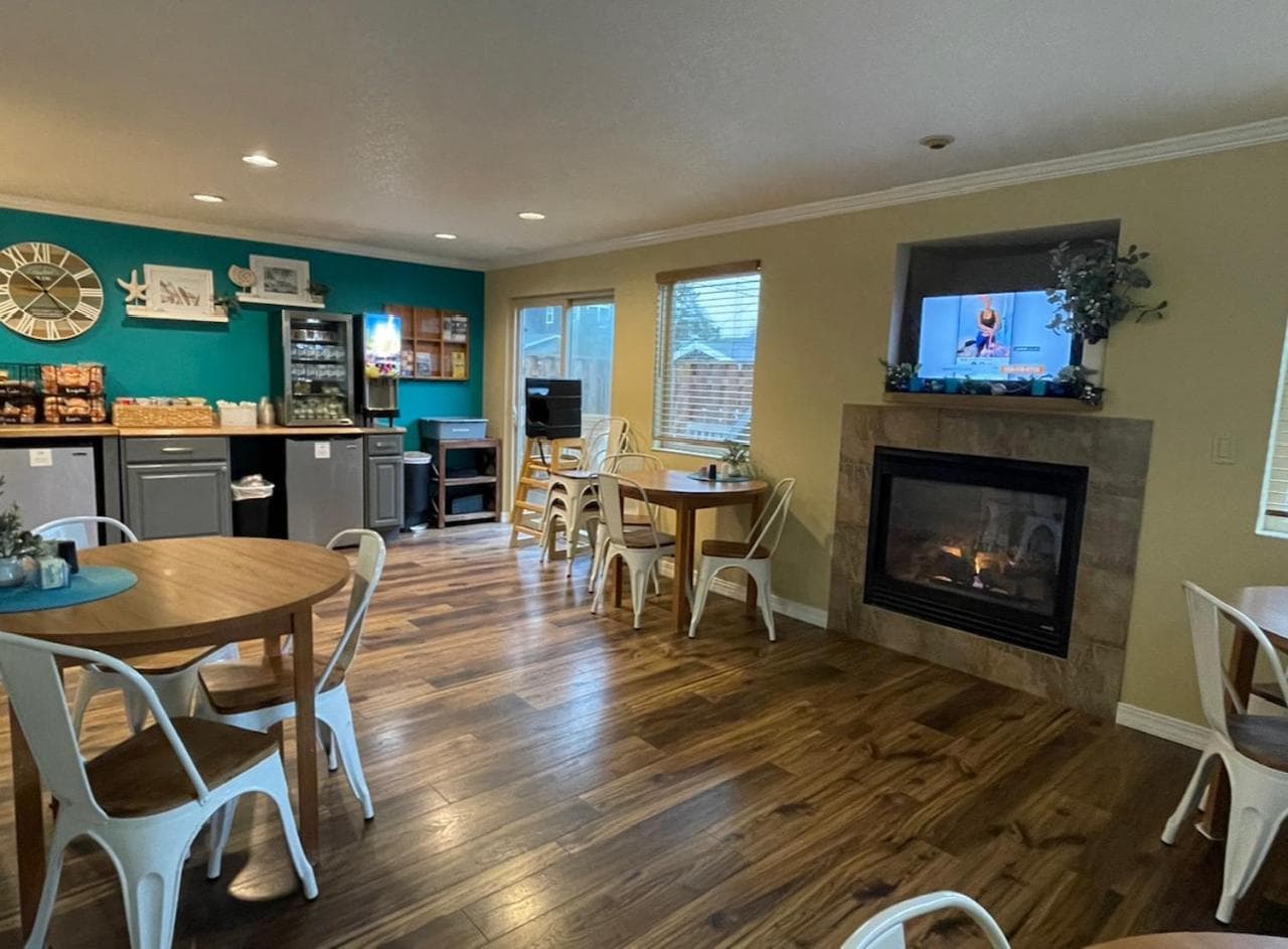 Hi Tide Oceanfront Inn photo 6