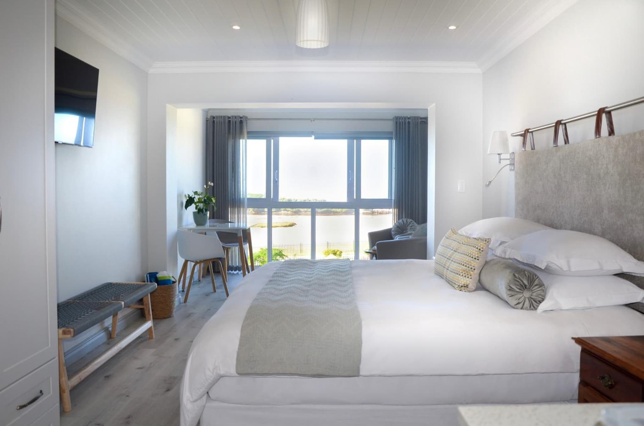 Serenity Ocean Lodge photo 9