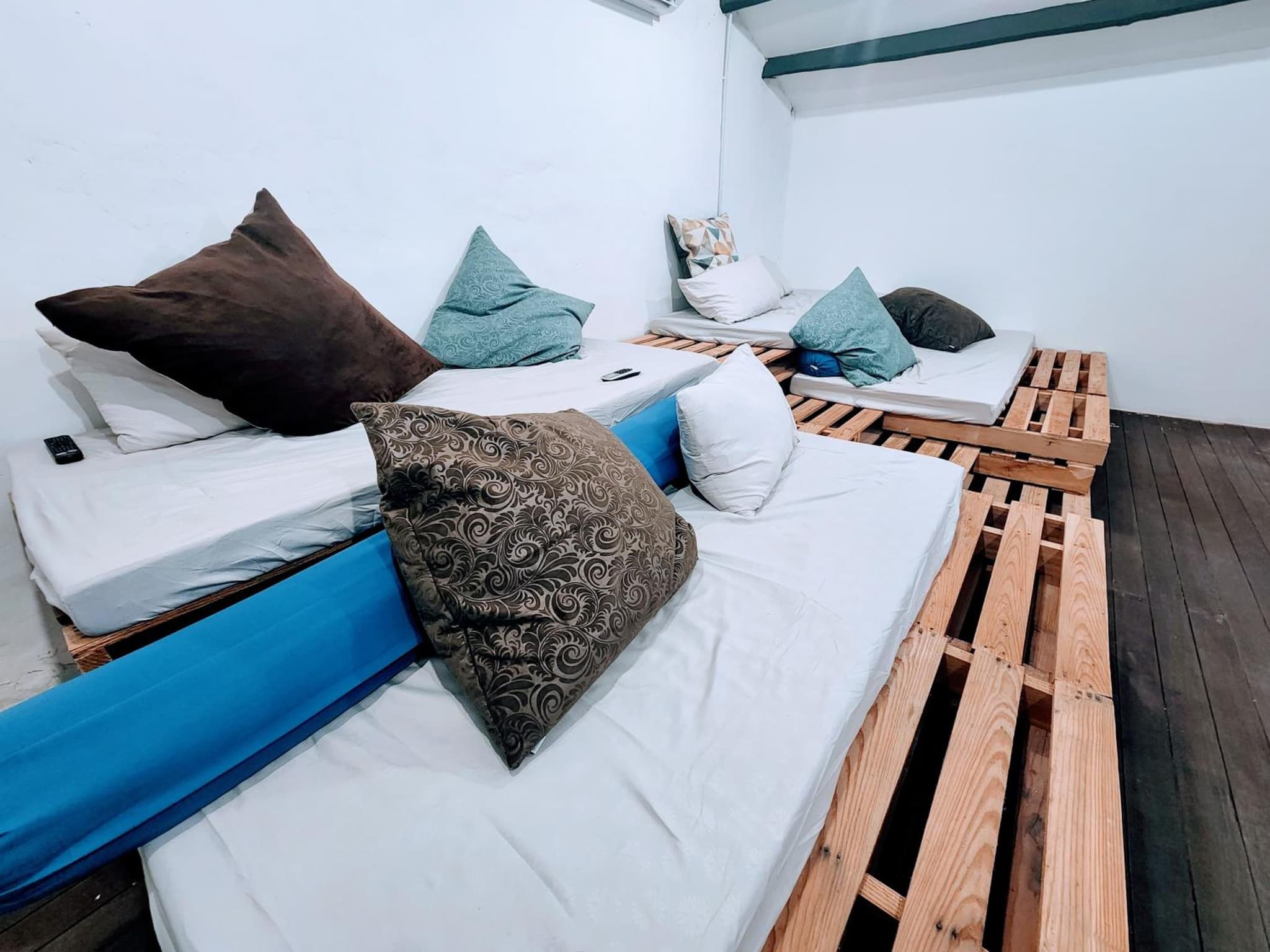 Upspot Kuching Waterfront Premium Hostel photo 9
