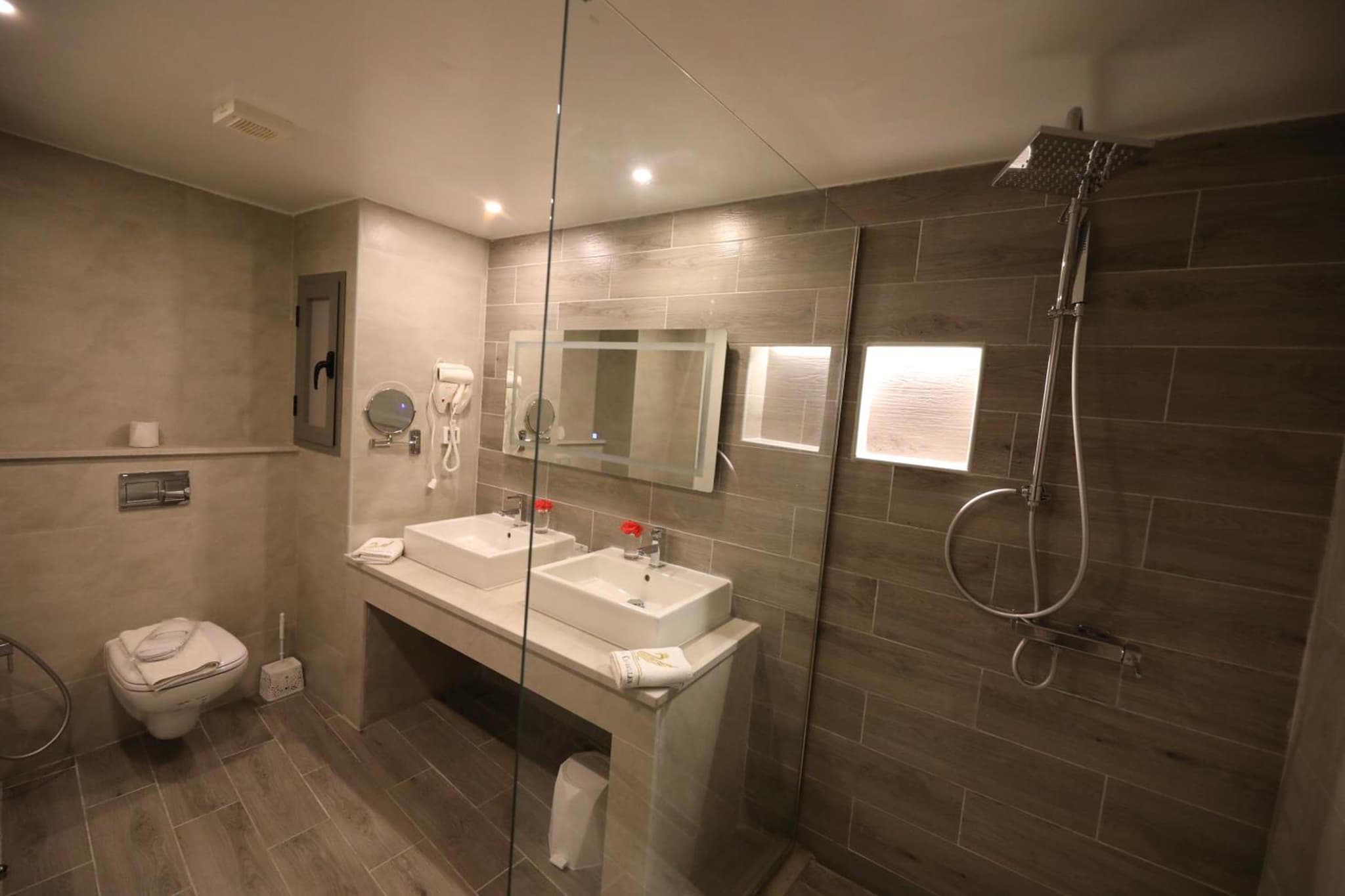 Suites Hôtel Les Charmilles & Spa photo 5