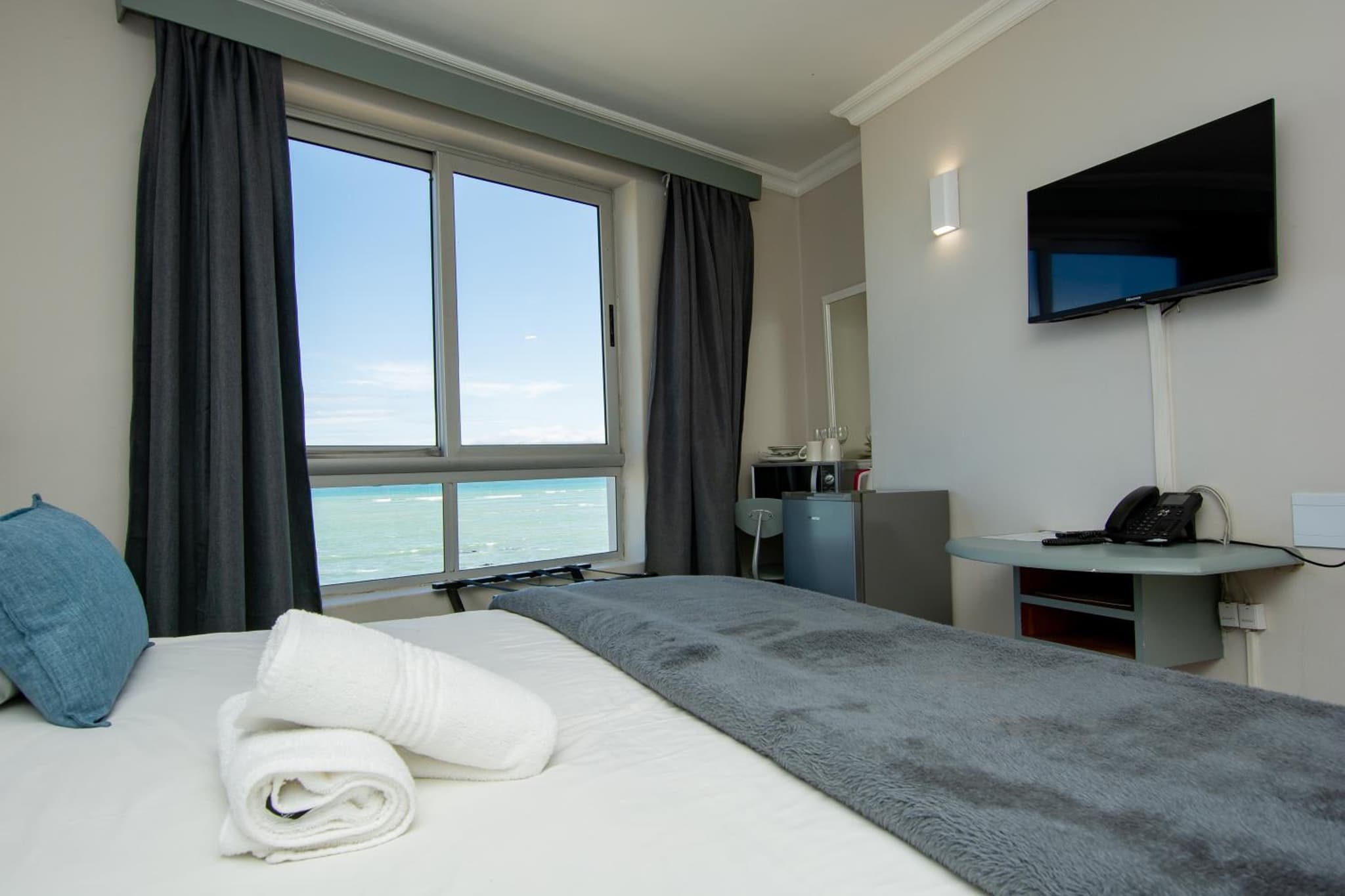 Ocean Breeze Hotel photo 2