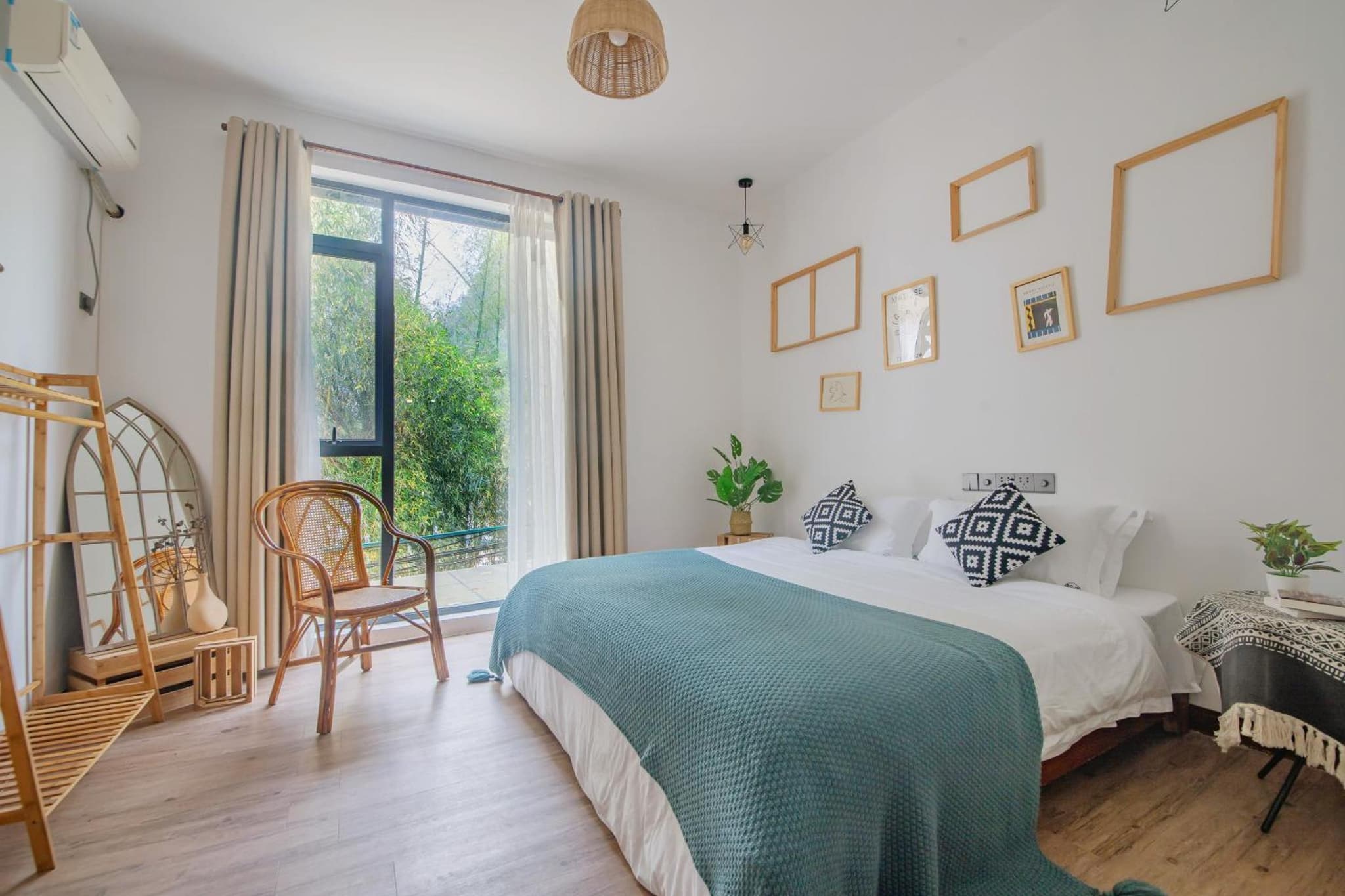 JingYuan Riverside Inn,Near to West Street,Rock climbing,Chinese Cooking Class&Tickets, Hidden Local Route Tips,Real Time Weather updates