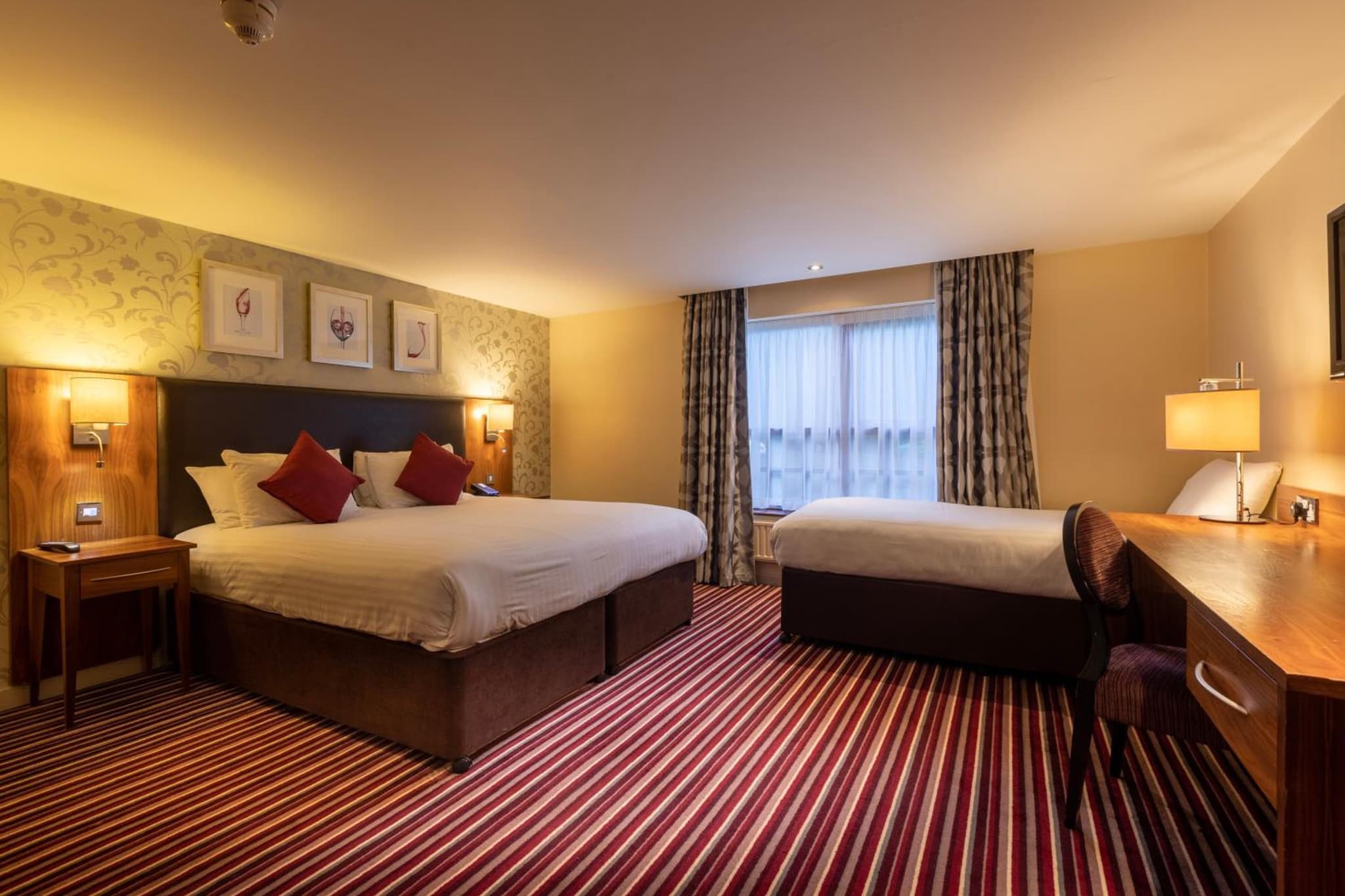 Gloucester Robinswood Hotel By Sunday photo 8