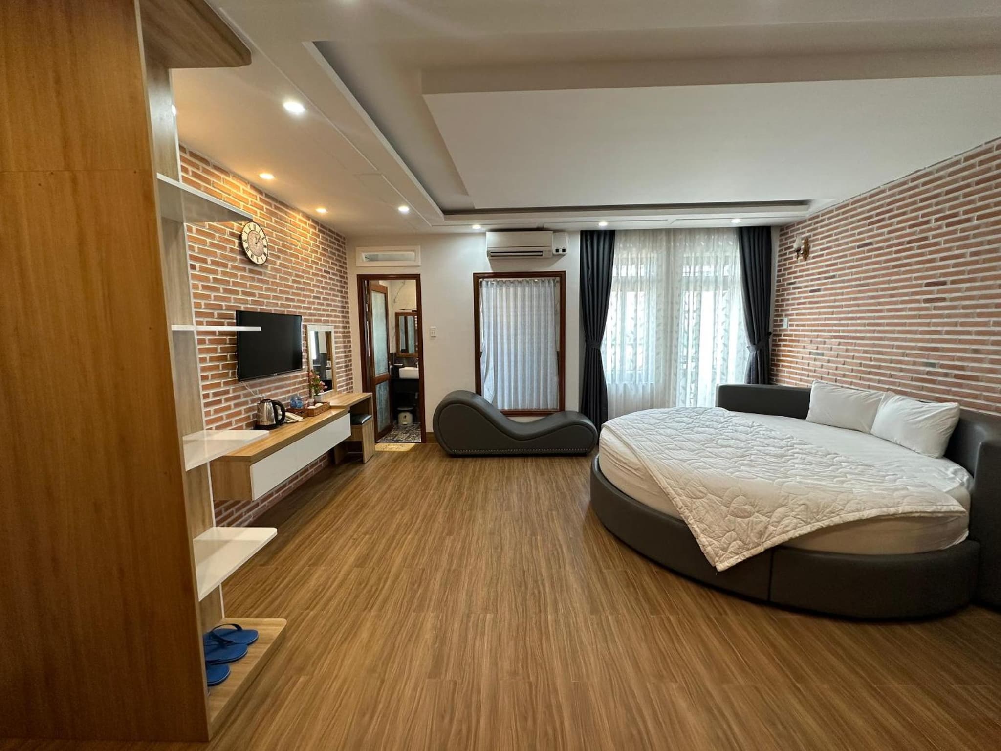 The Land Hotel & Apartment photo 7