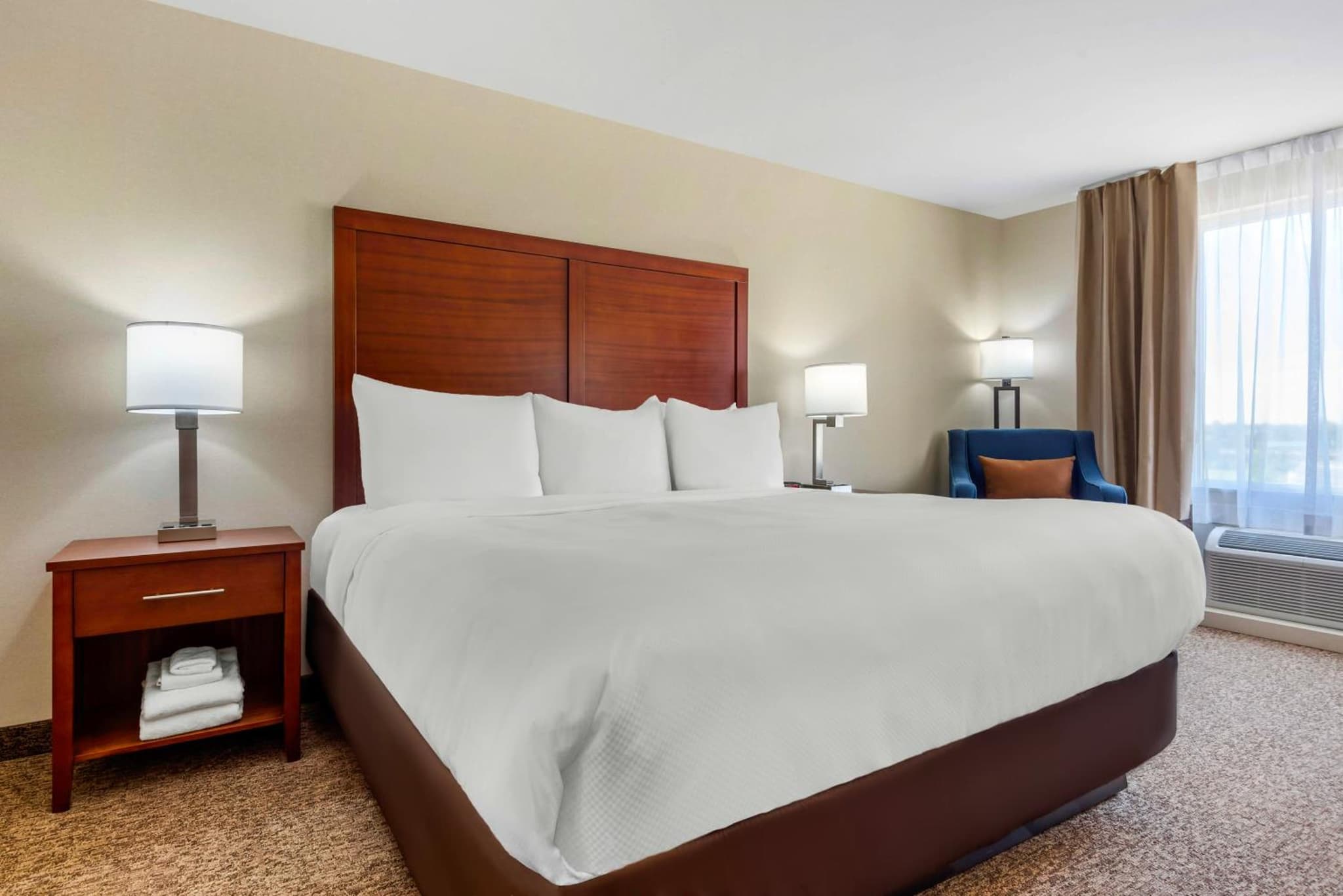 Comfort Inn & Suites photo 3