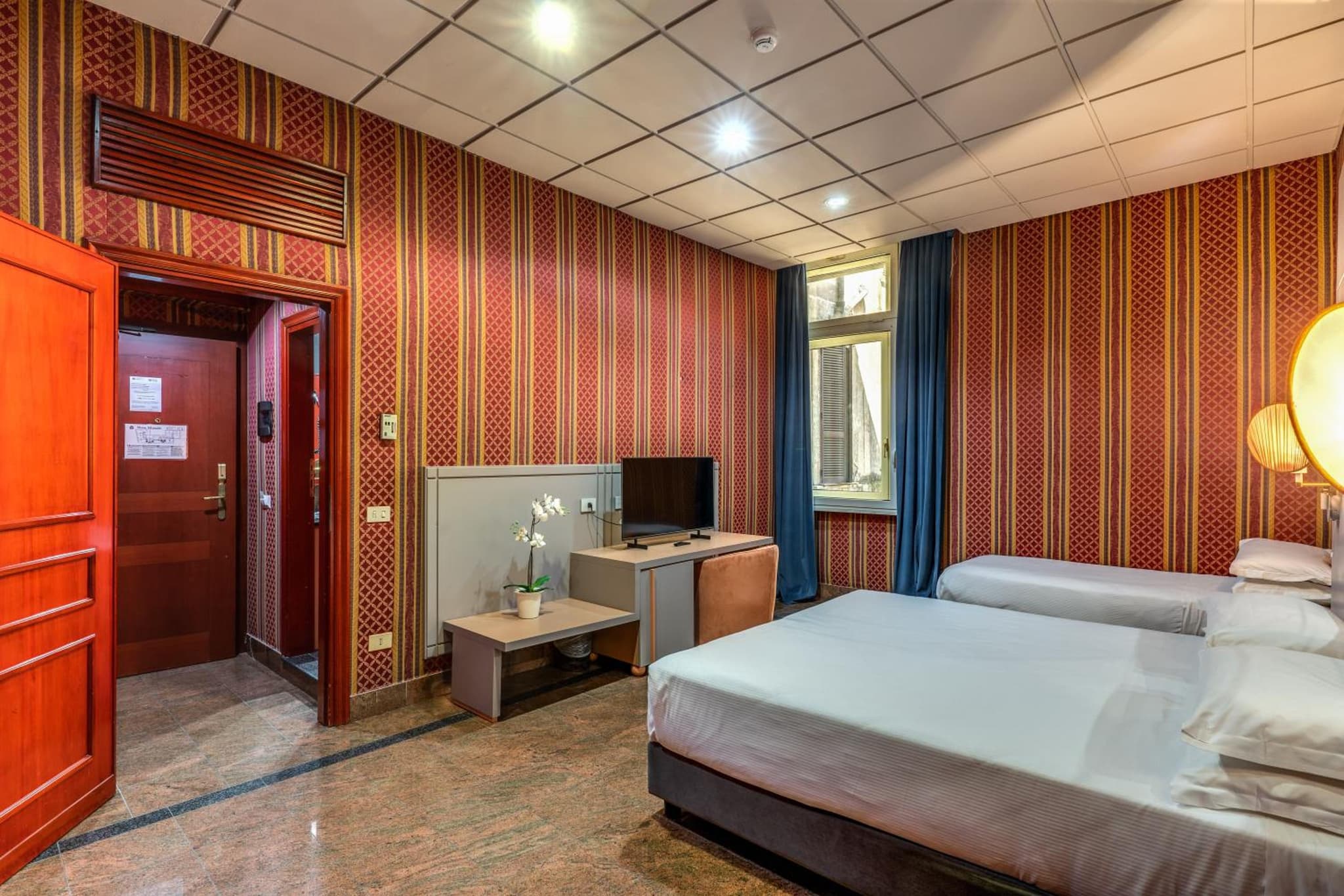 Madison Hotel photo 6
