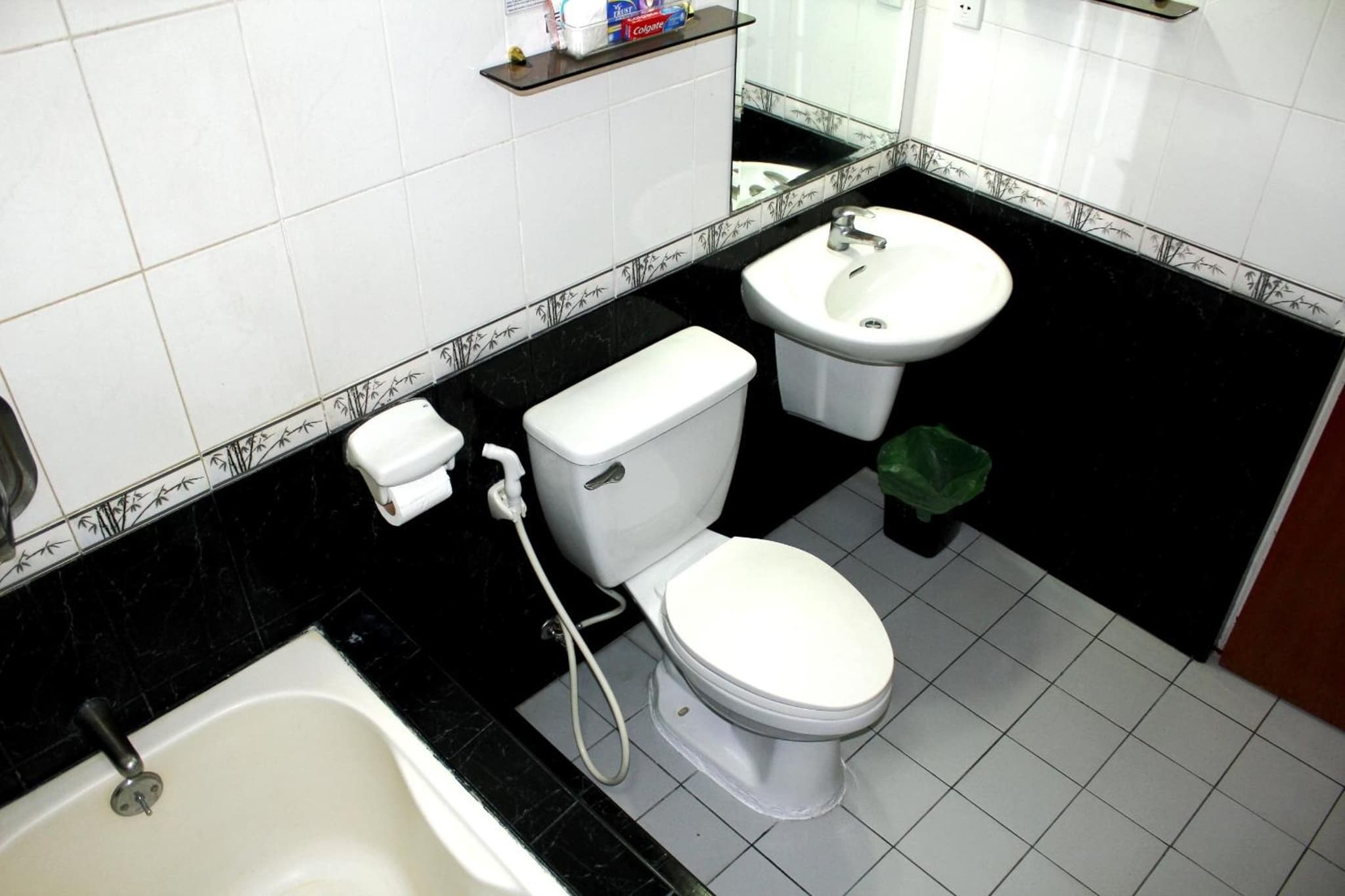Pacific Breeze Hotel and Resort photo 7
