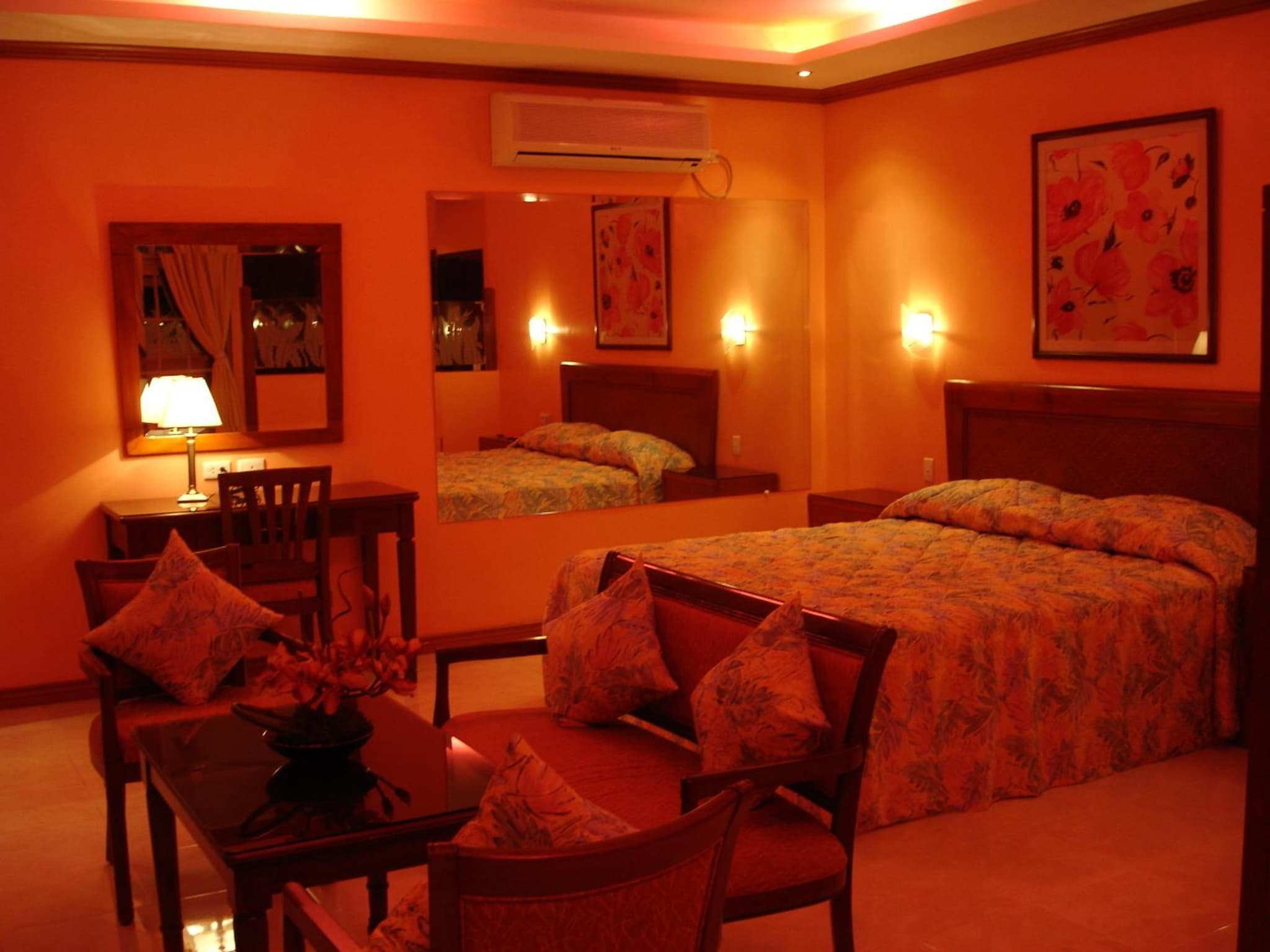Pacific Breeze Hotel and Resort photo 2
