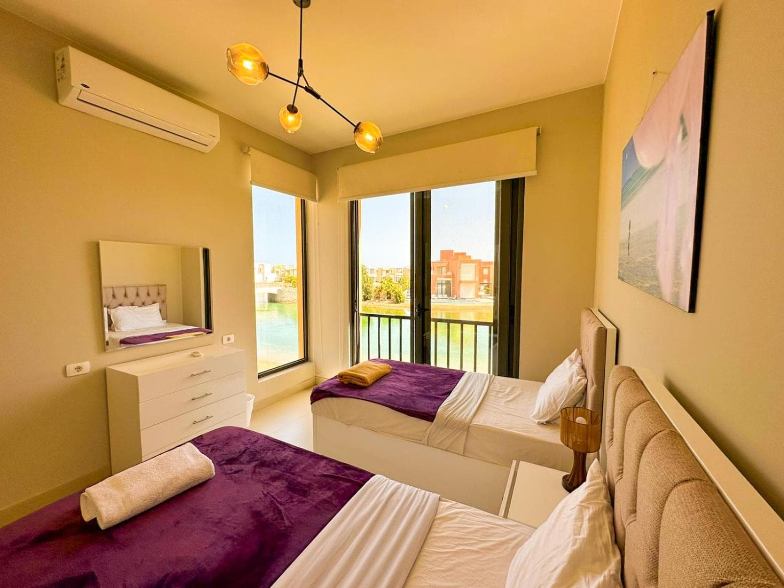 Luxury 3 bedrooms town house photo 2
