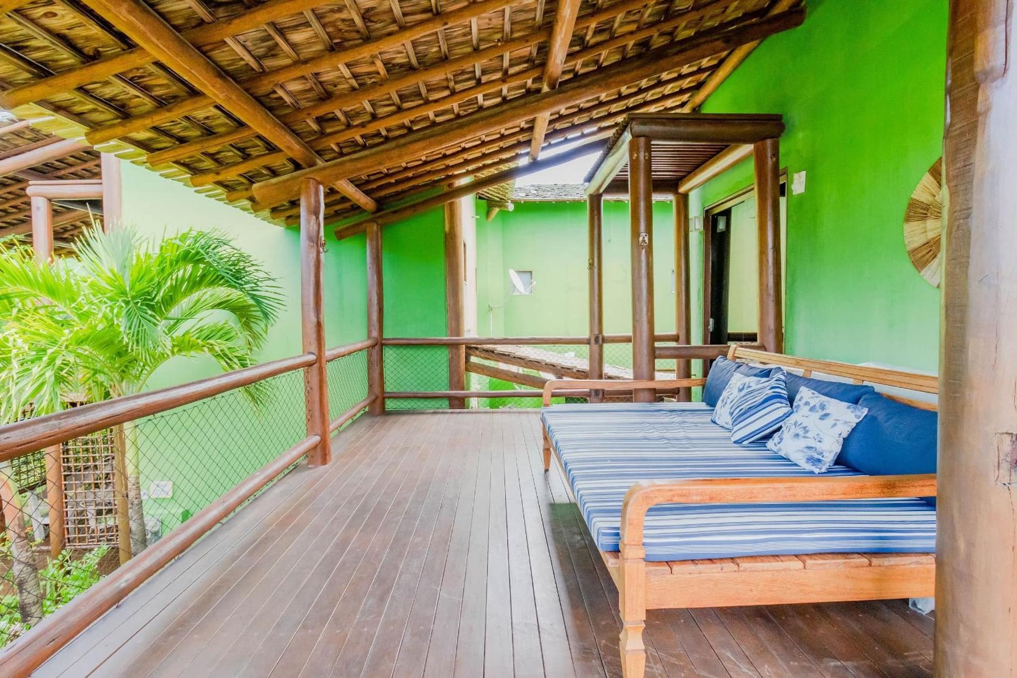 IT70 - Great Beachfront Duplex - Itacimirim