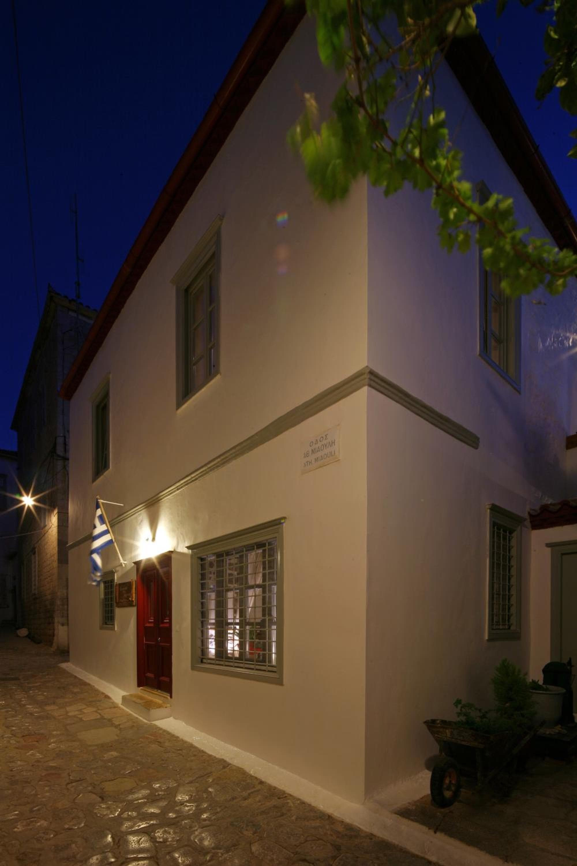 Mastoris Mansion photo 2
