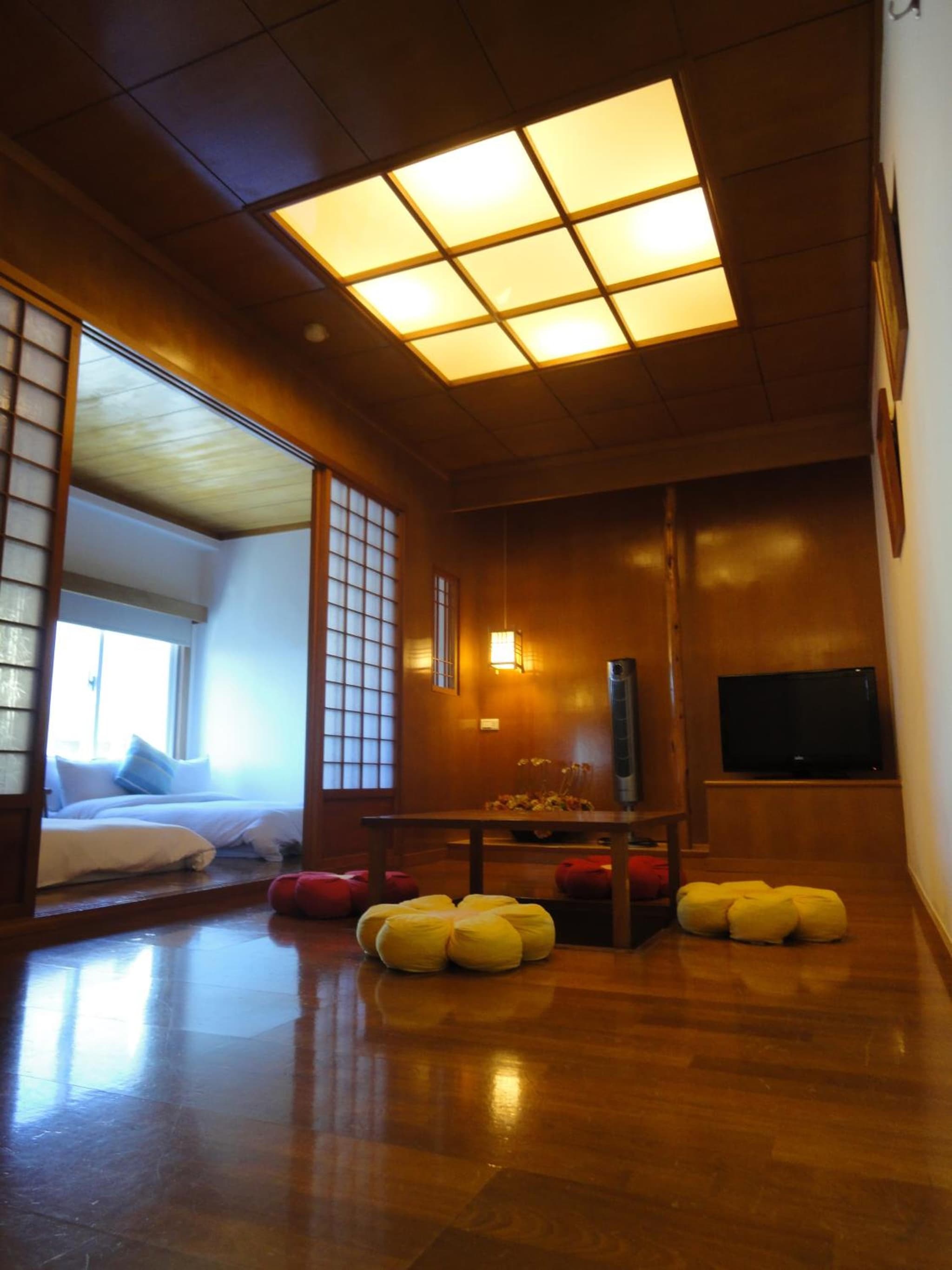 Royal Hotel photo 2