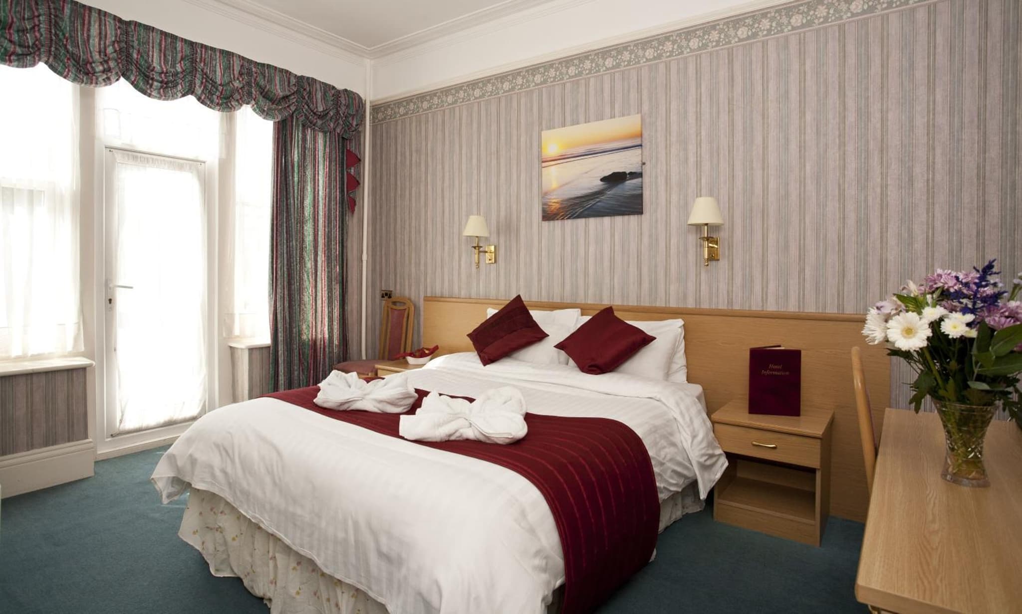 Denewood Hotel photo 3
