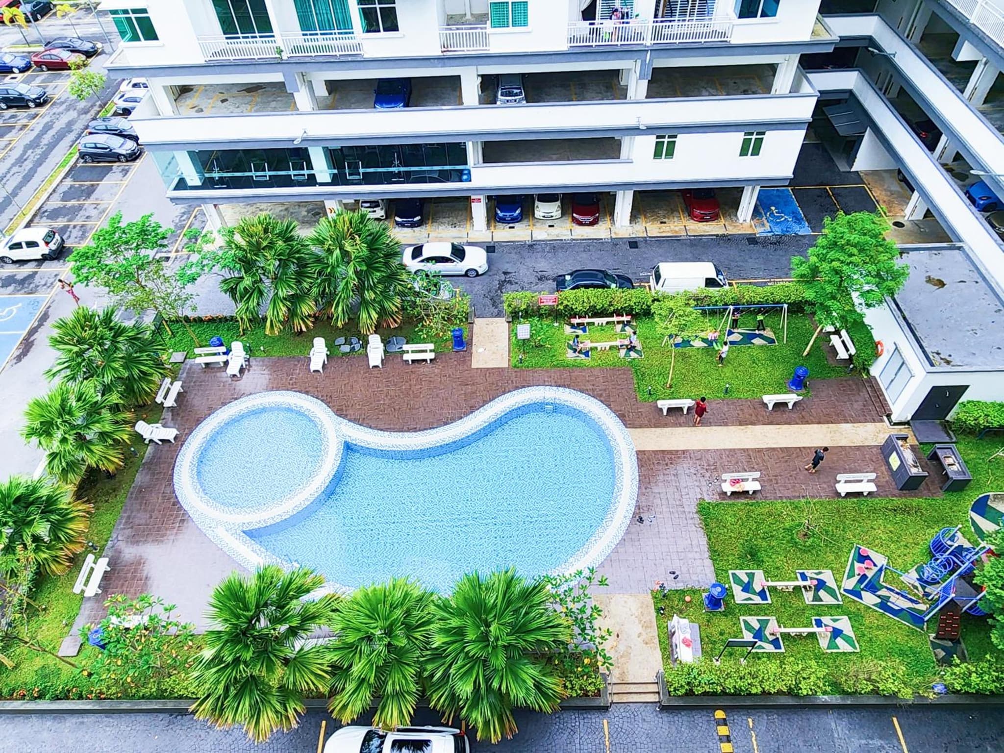 KLIA Ehsan Residence Pool View 8 PAX Air-Con Home photo 4