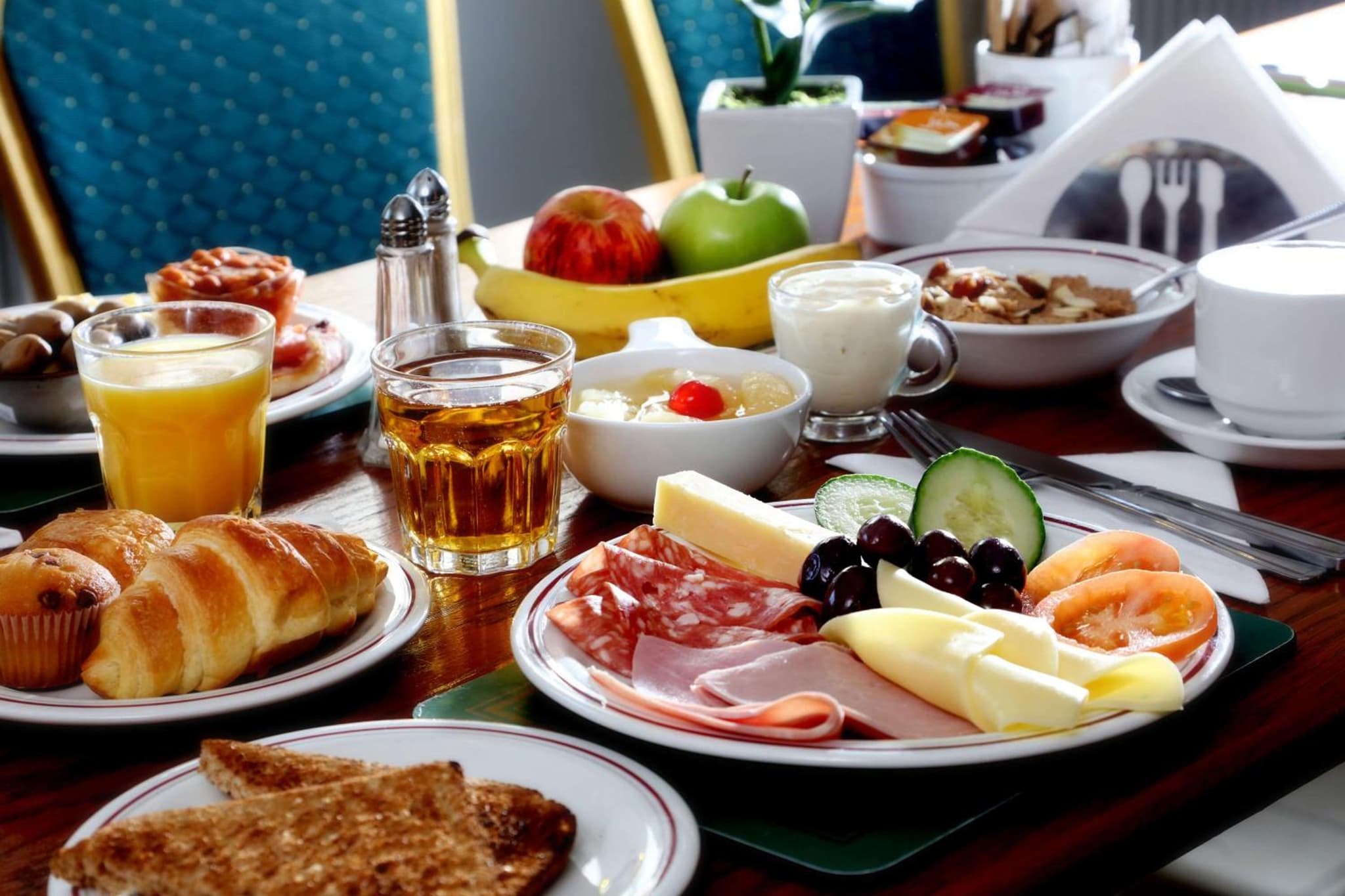 breakfast buffet