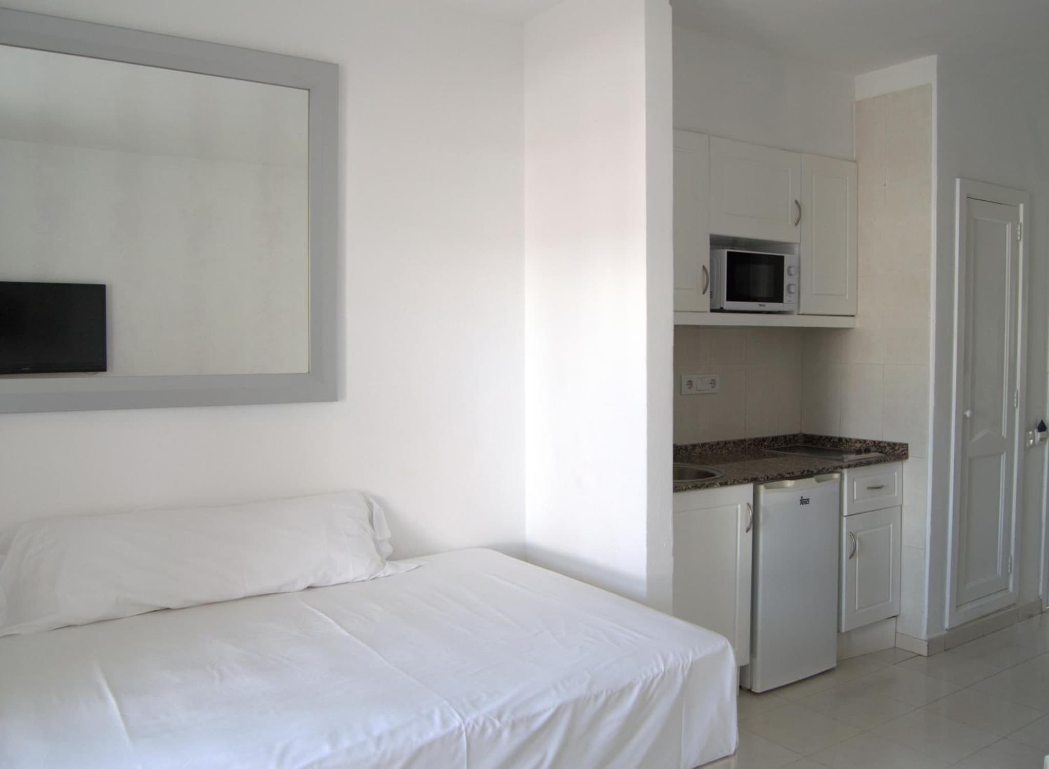 Apartamentos Hesperia Bristol Playa photo 9