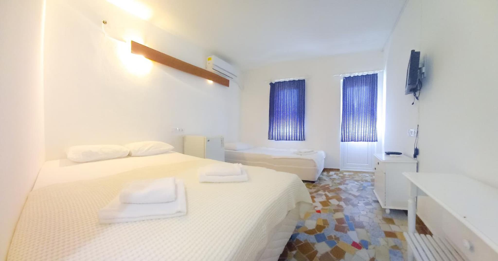Hotel Tropicana photo 2