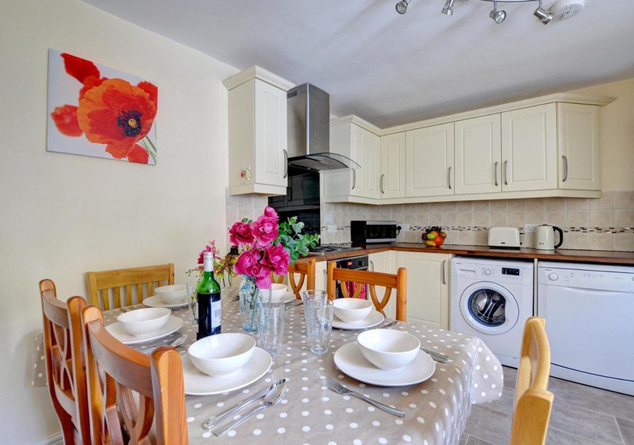 3 Bed in Pickering oc-y035 photo 4