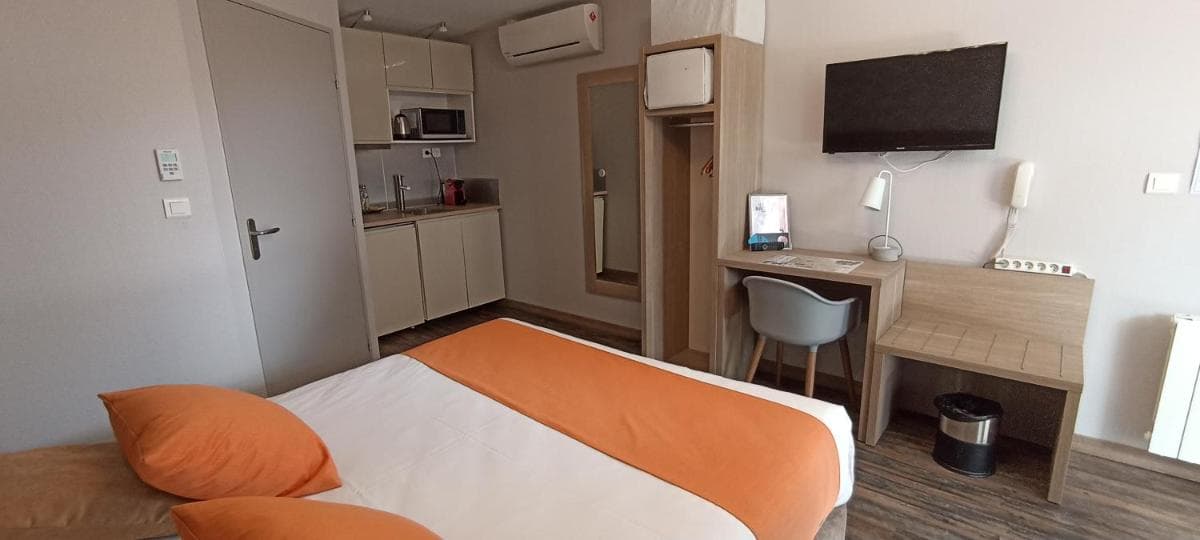 hotel room