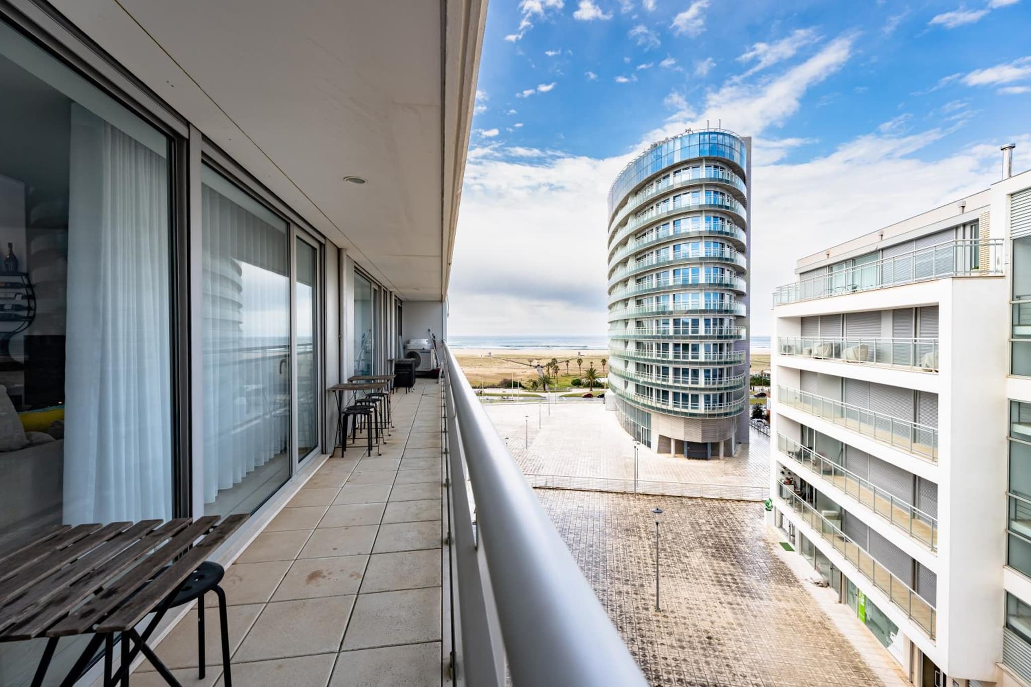 Oasis beach apartment photo 4