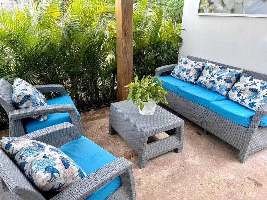 Beautiful Home and Pool near beach , BBQ Juan Dolio metro country Club