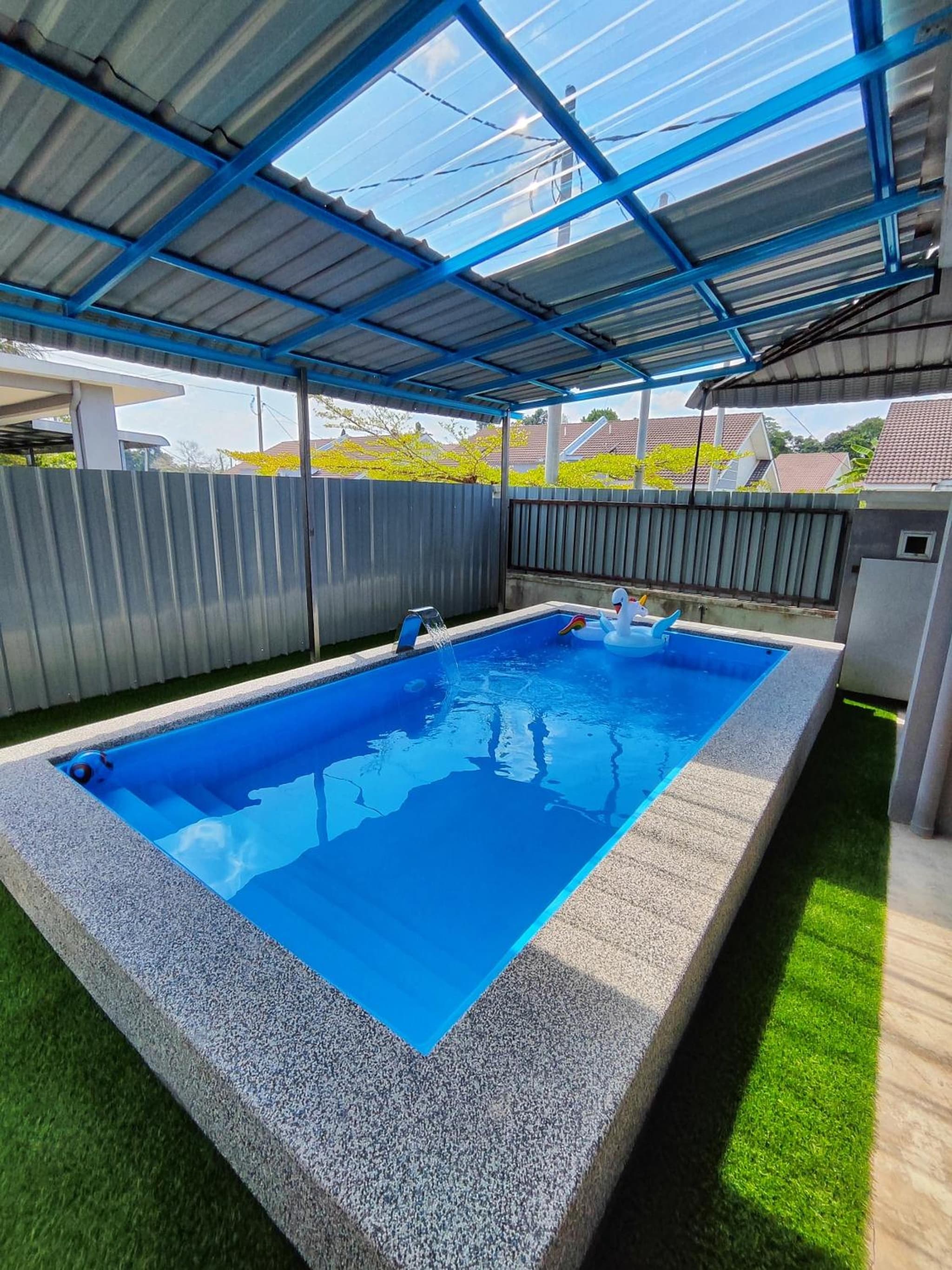 Homestay Temerloh with Private Pool Near Hospital 4 Bedroom 4 Aircond 10pax Free Wi-Fi Netflix