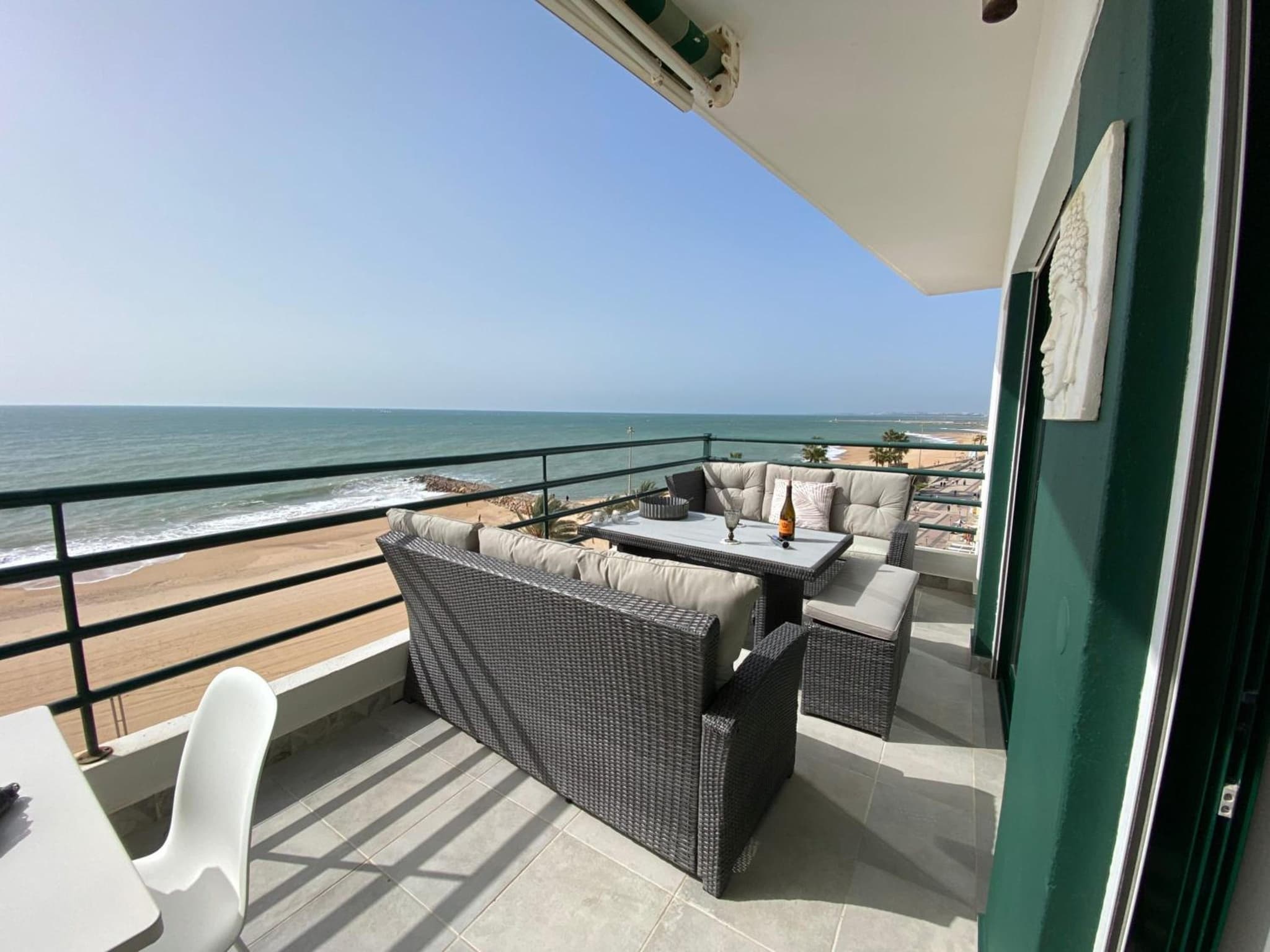 Seaview & Sunsets Apartment