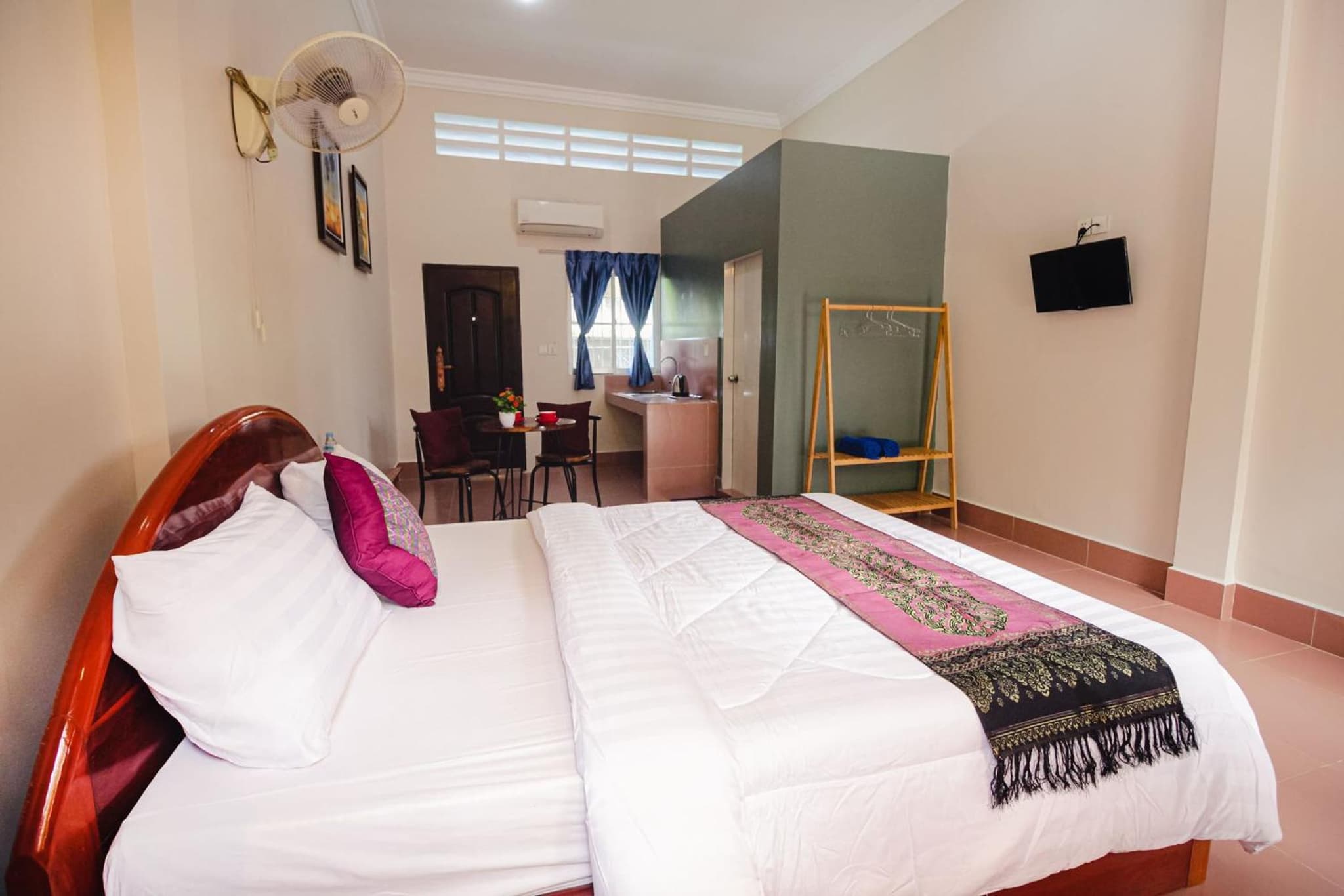 Lea's Guesthouse and Restaurant photo 8