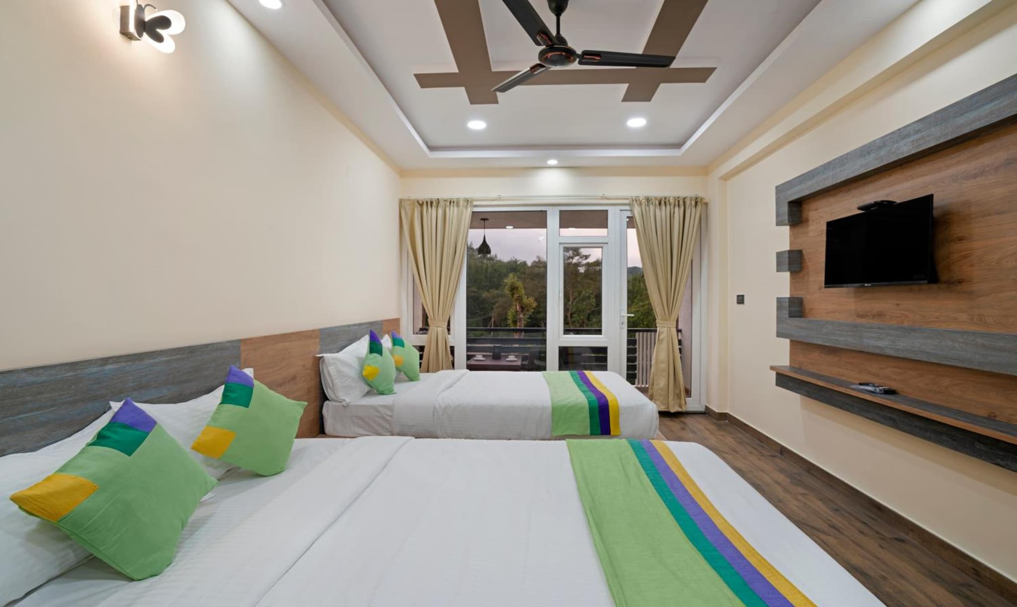 Treebo Sky Vista Suites with Hill View photo 5