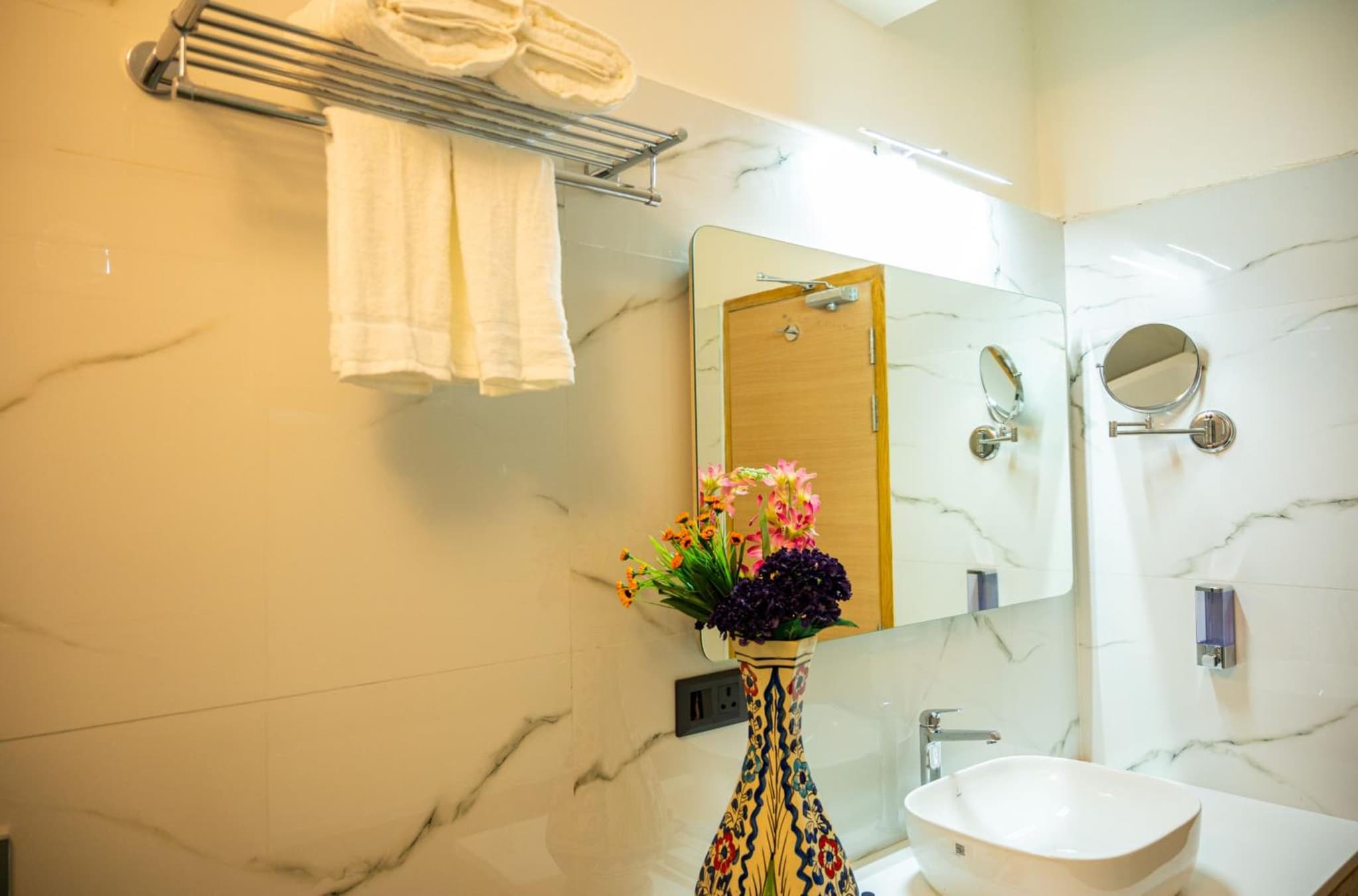 Hotel Meraden Opus , Anjuna Beach Goa photo 7