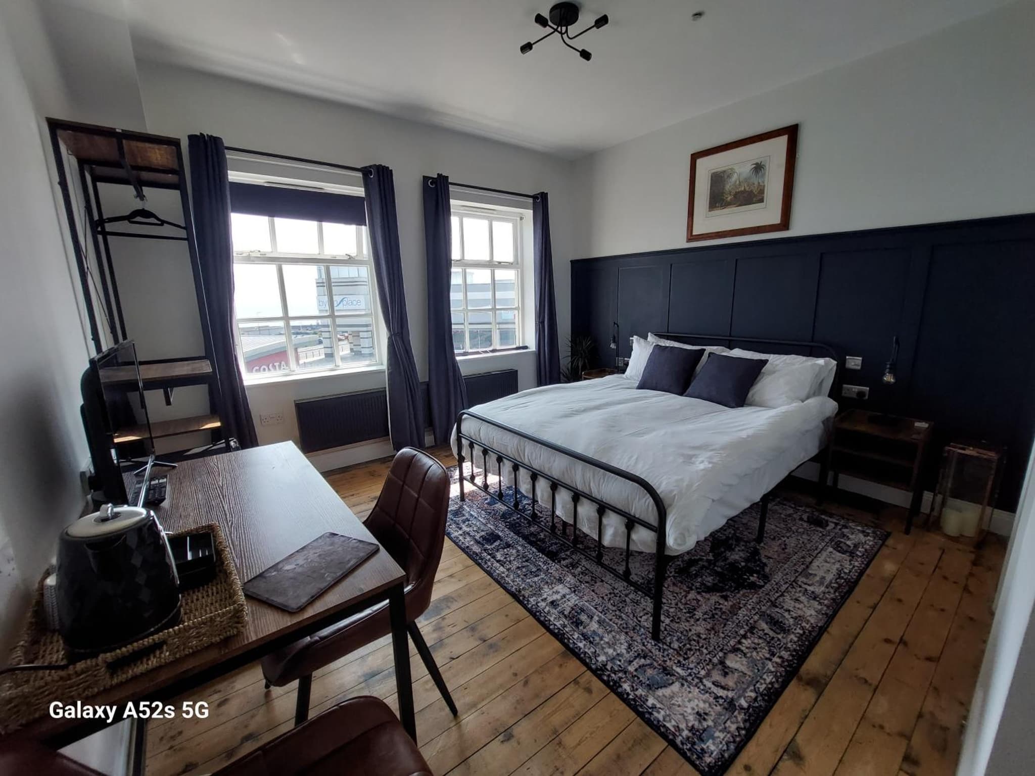 LONDONDERRYS Bar and Accommodation photo 6
