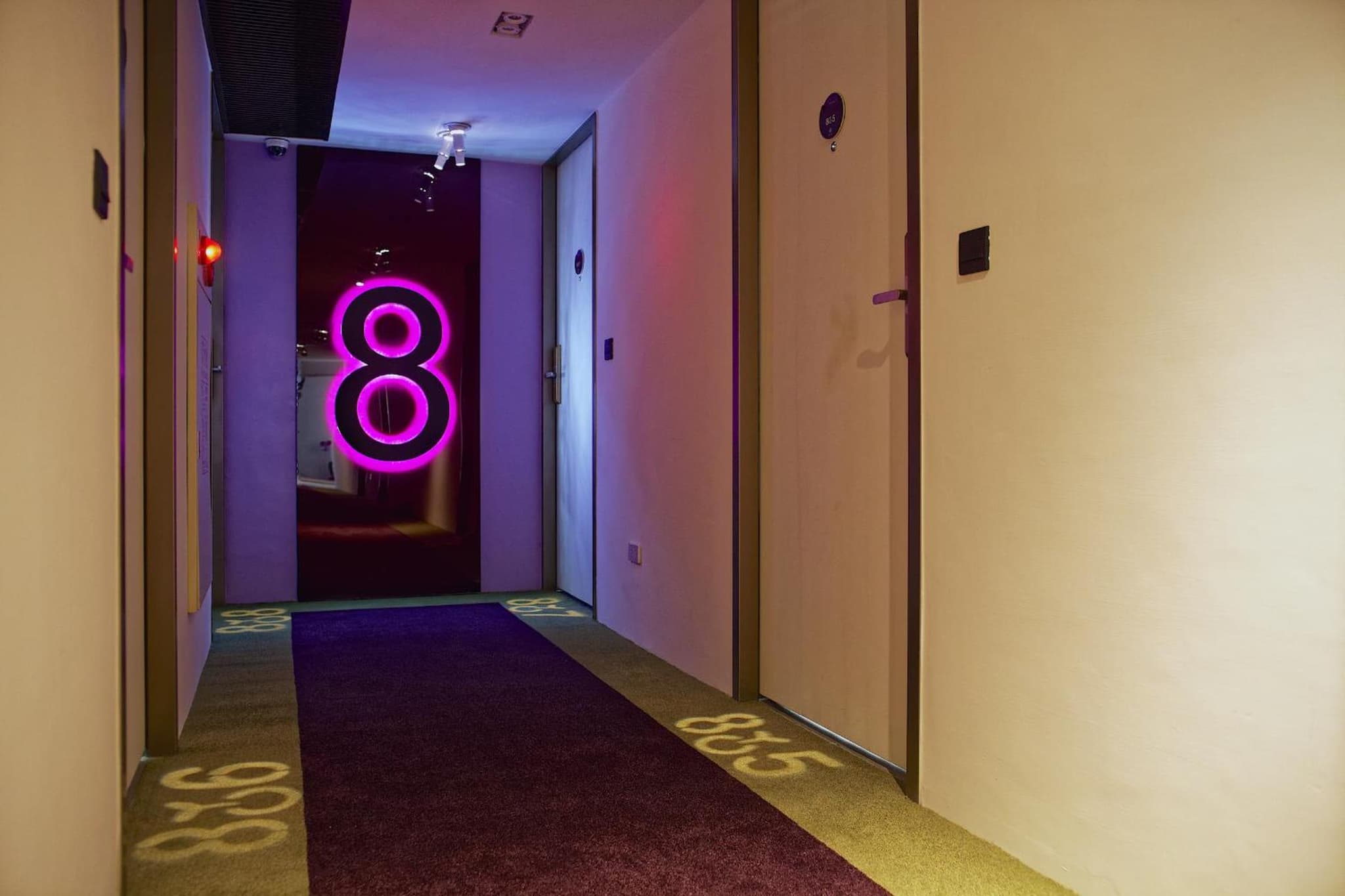 Hotel 7 Taichung photo 2