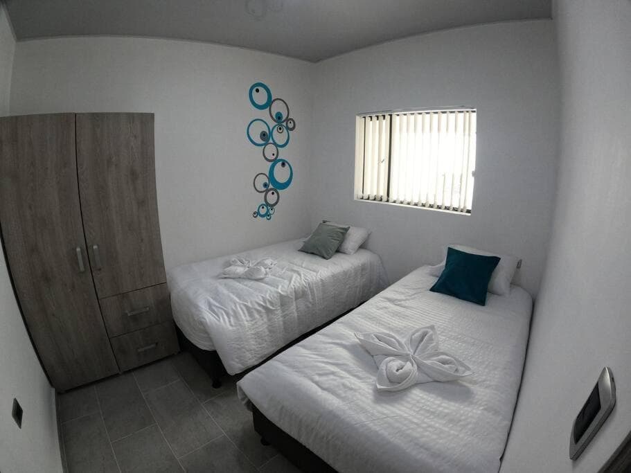 Apartamento 300 dotado cerca a Héroes photo 3