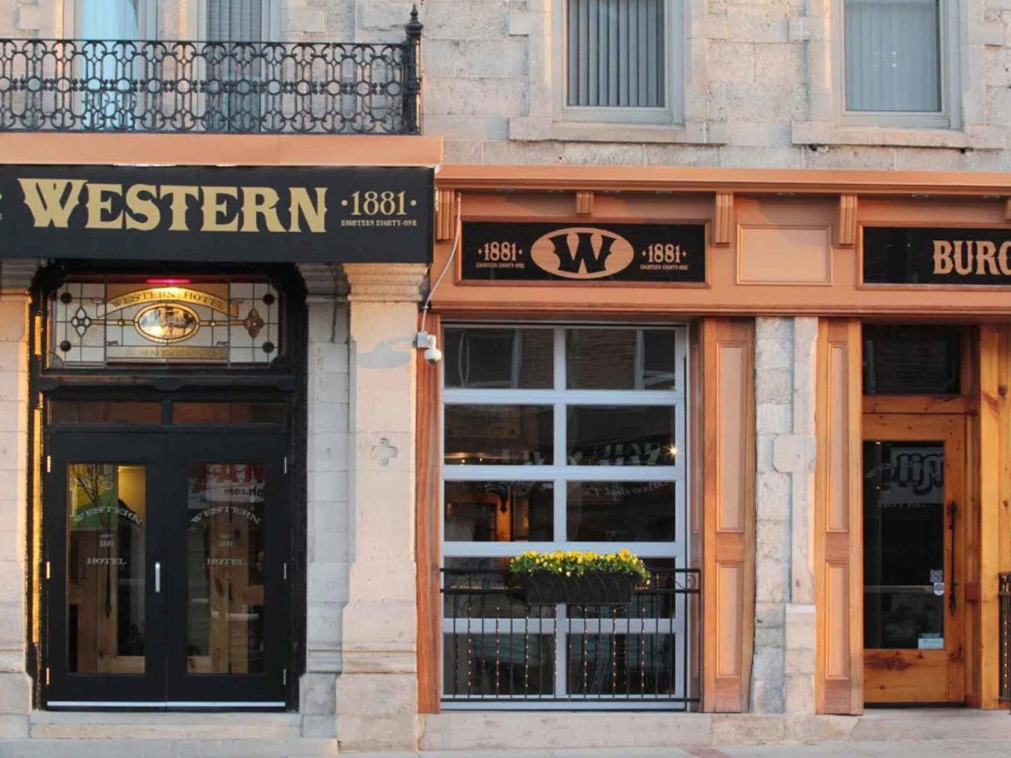 Western Hotel & Executive Suites photo 8