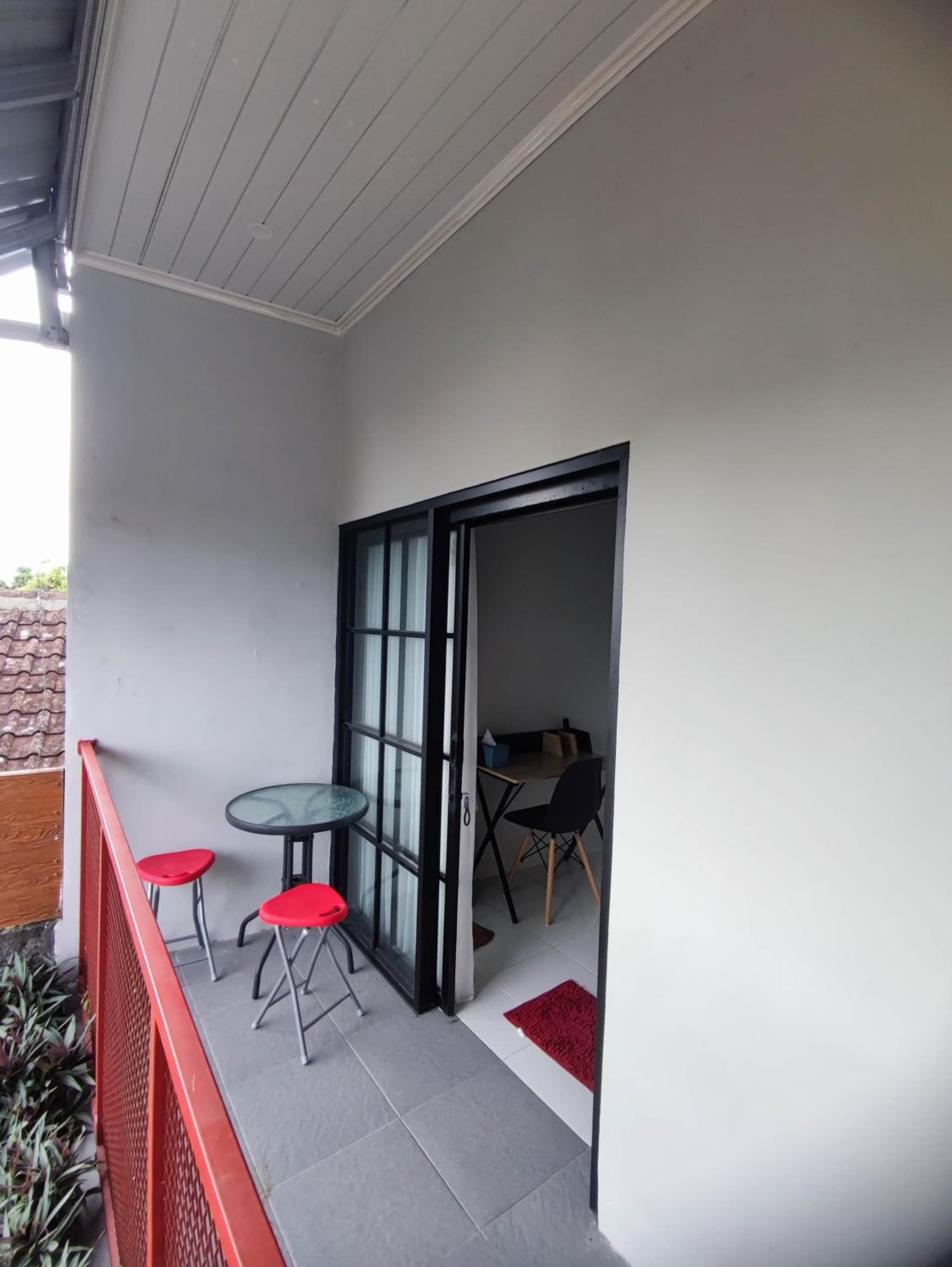 24StaycationHome photo 8