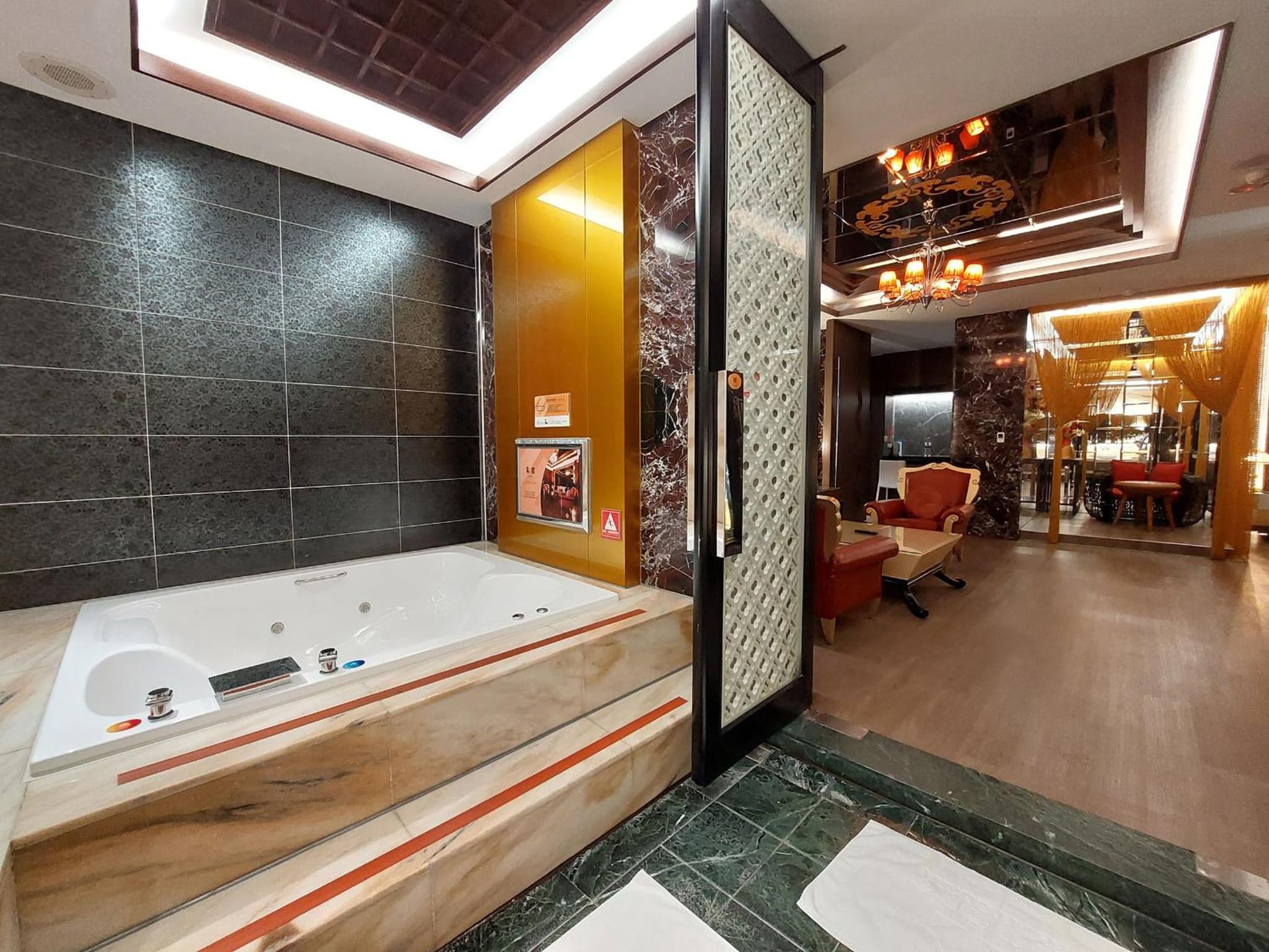 Elysees Motel photo 8