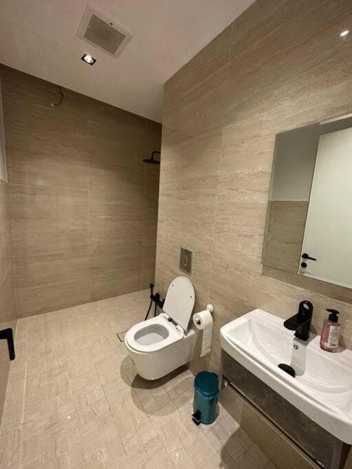 Darent Luxurious two-bedroom apartment compound Al Malqa district photo 6