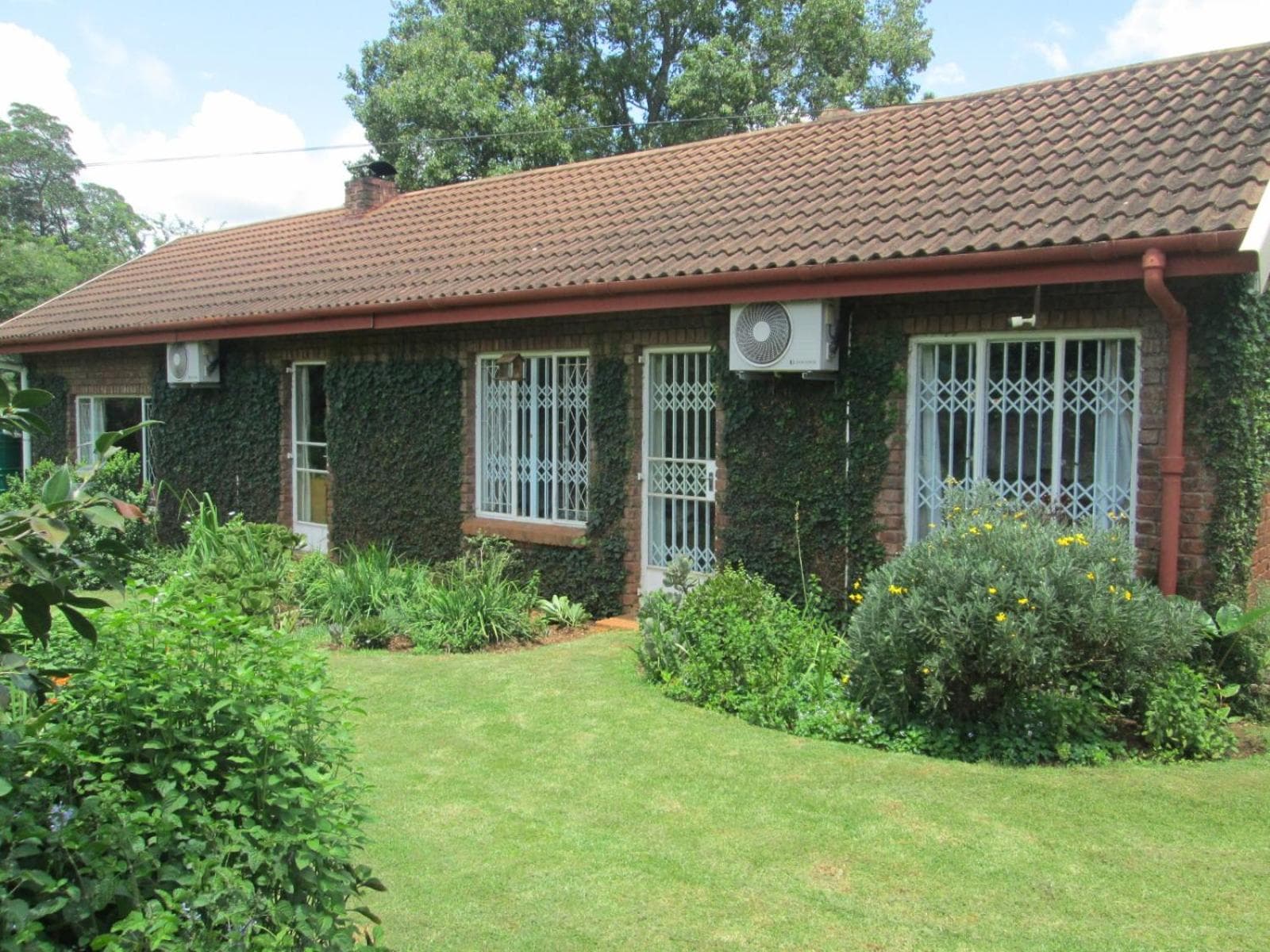 Howick Greendale 4 Self Catering Units Solar & Battery Back-Up