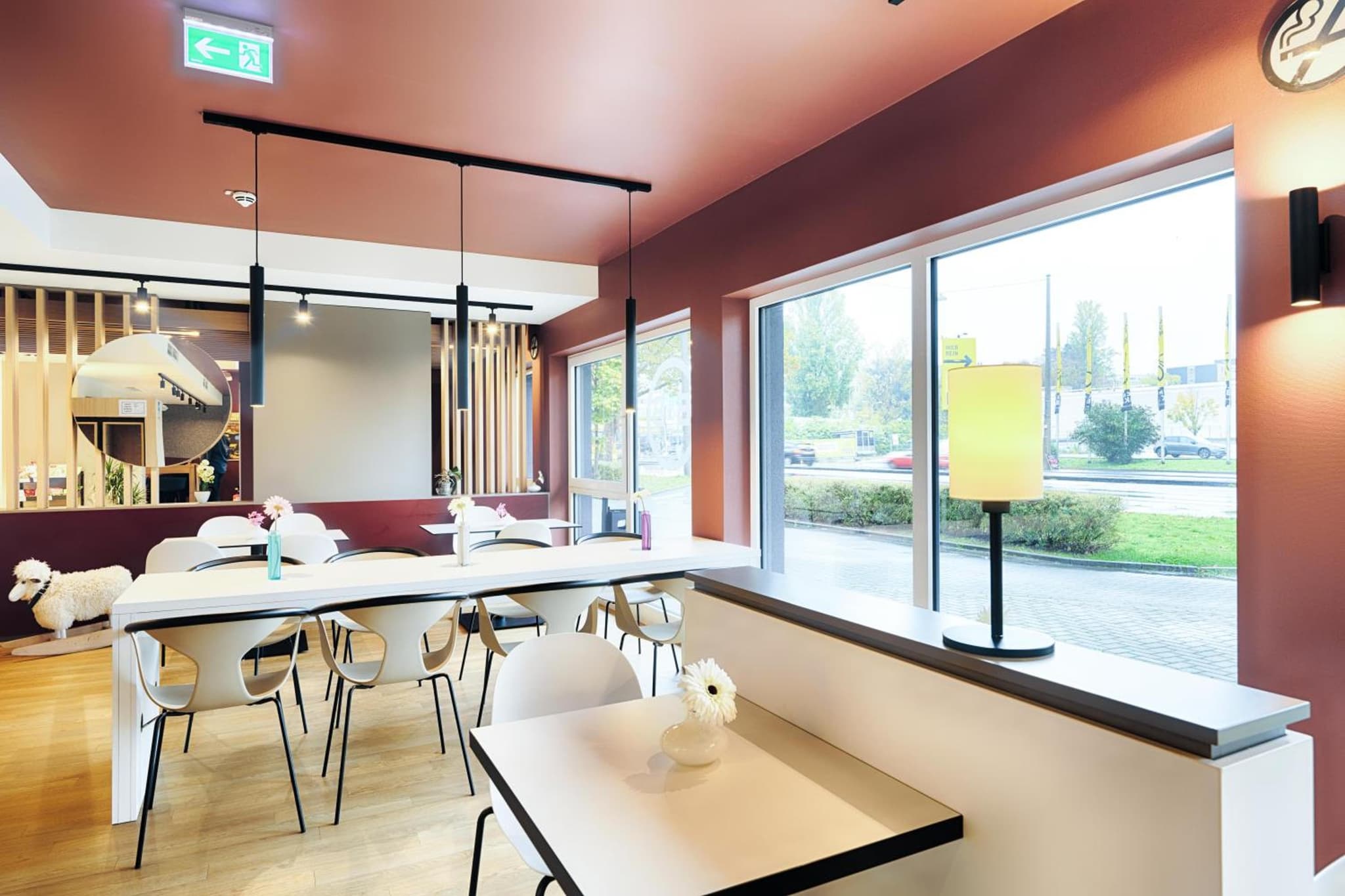 B&B HOTEL Wiesbaden-Hbf photo 3