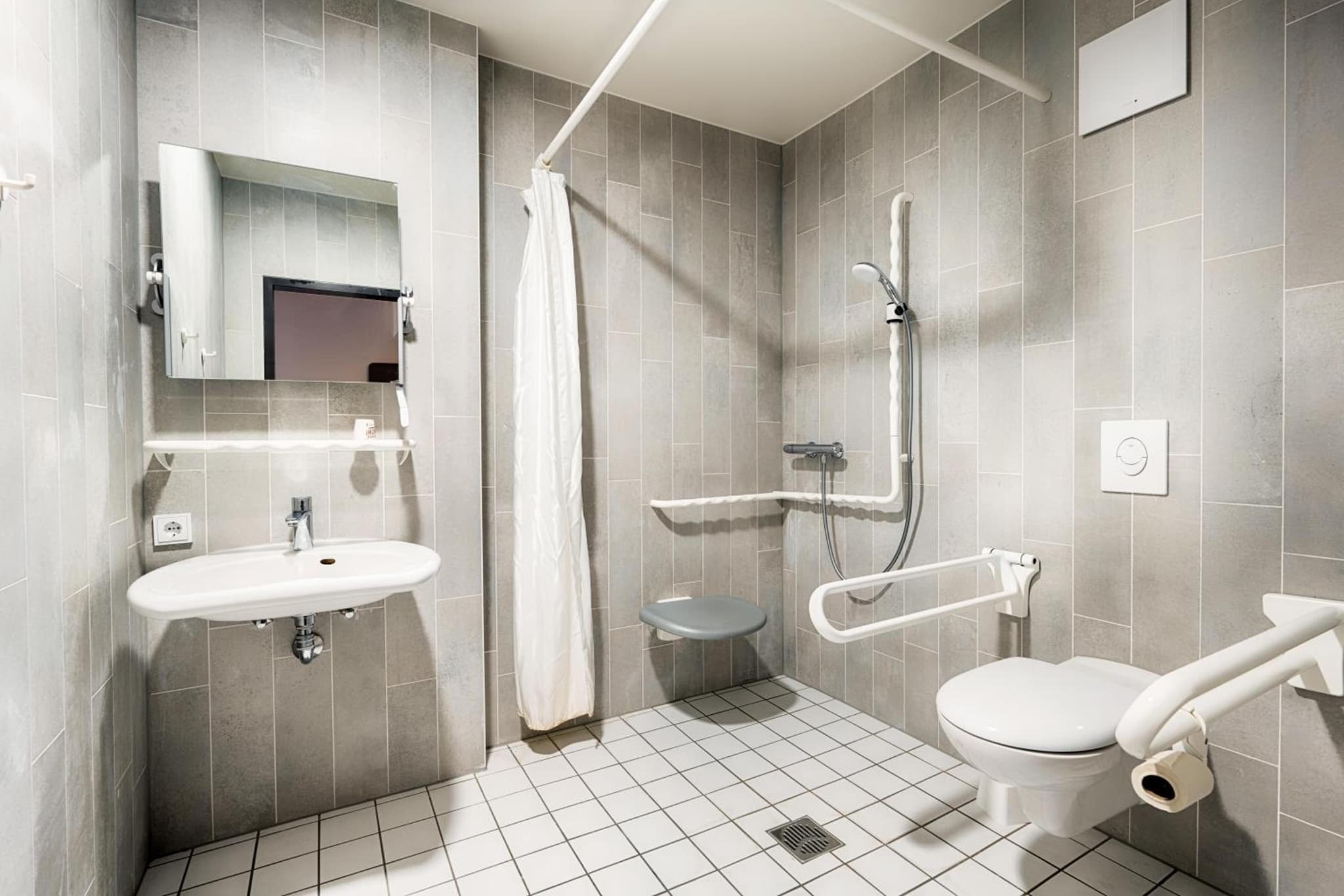 B&B HOTEL Wiesbaden-Hbf photo 9