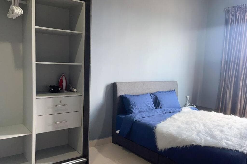 Modern Dpulze Soho fit 4pax,Netflix provided photo 2