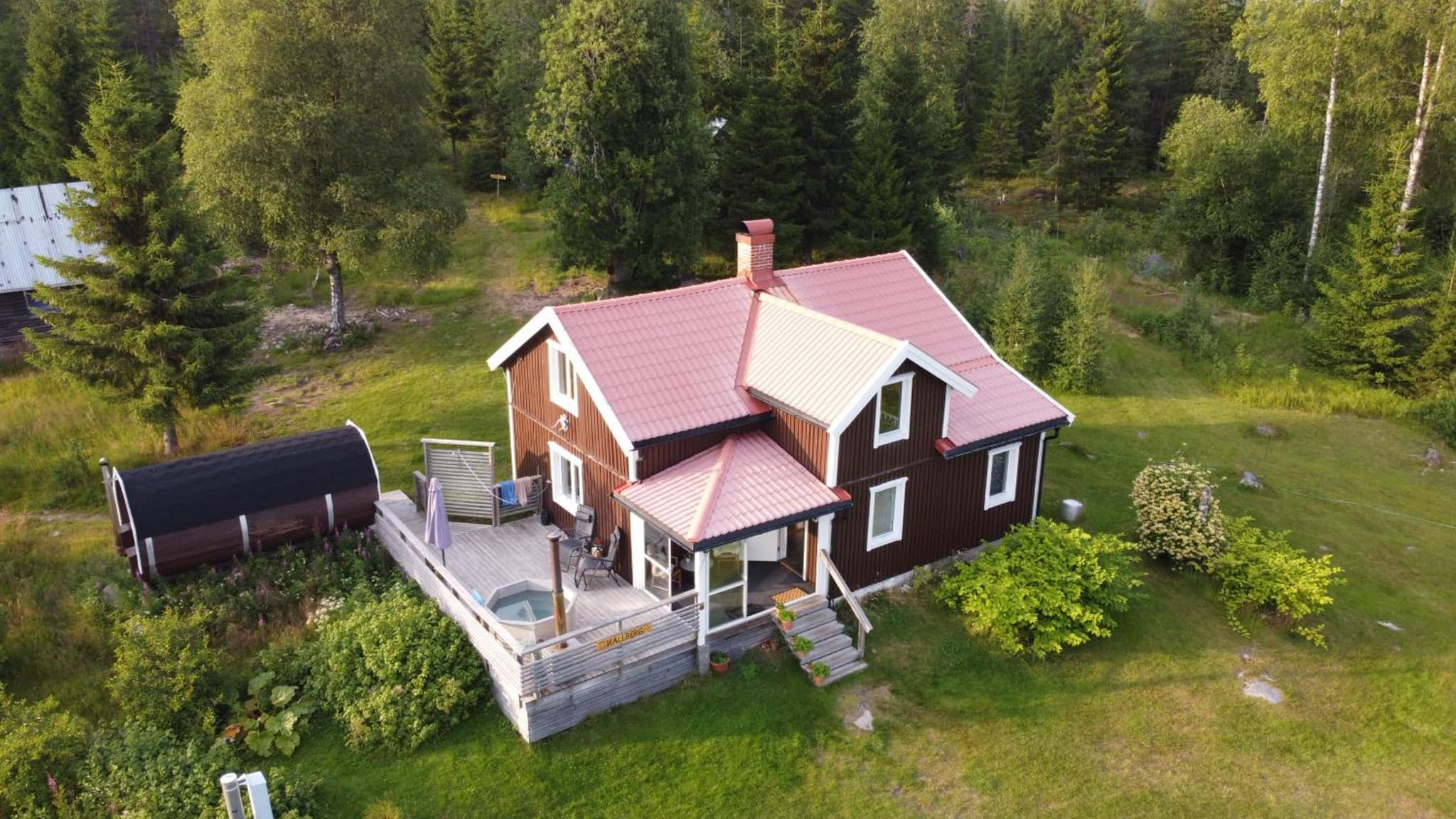 Cozy forest cabin with amazing mountain view photo 6