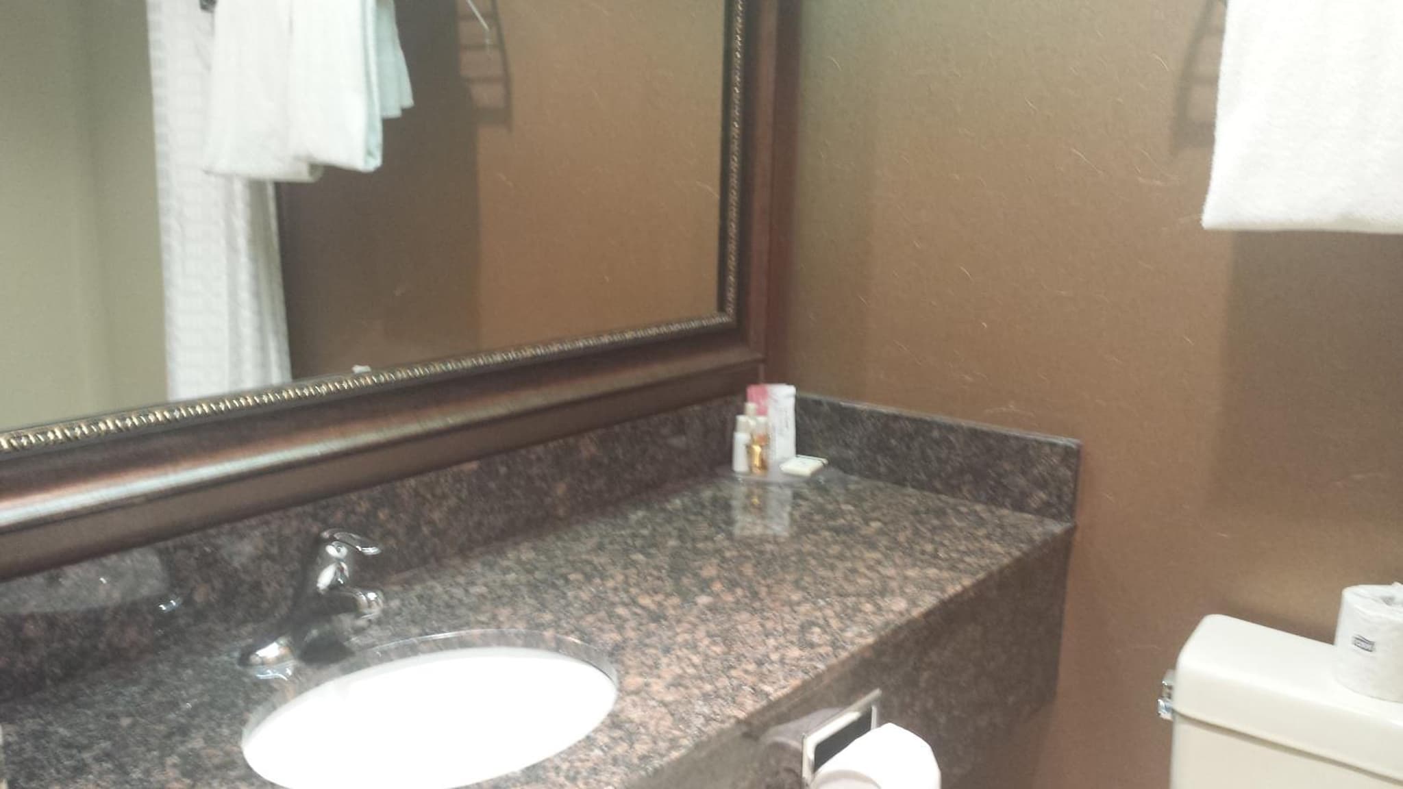 Travelodge by Wyndham Lloydminster photo 9